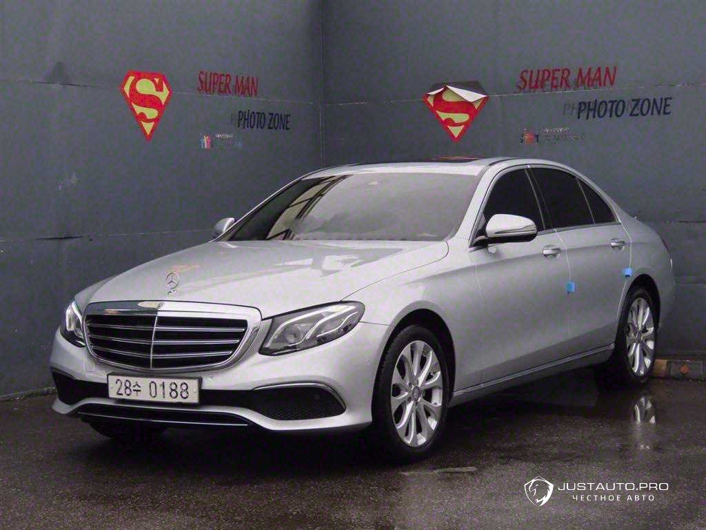 Автомобиль Mercedes-Benz E-Class