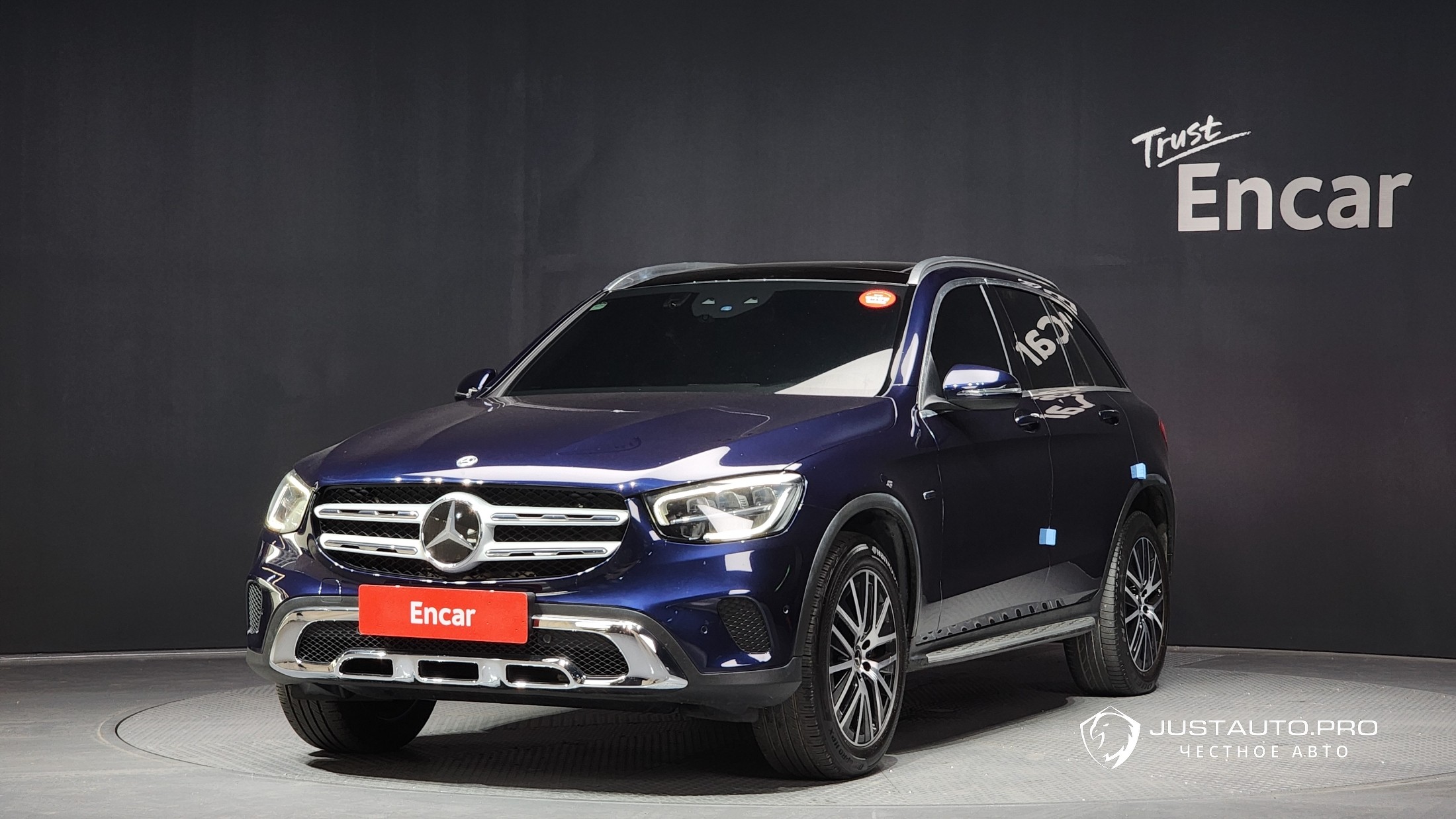 Автомобиль Mercedes-Benz GLC-Class