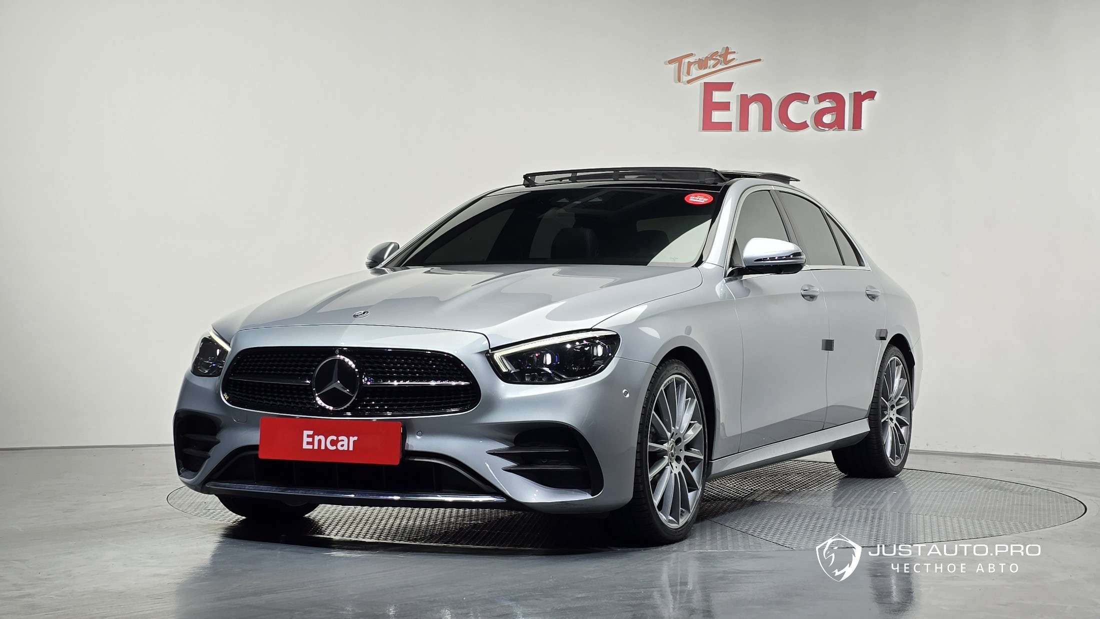 Автомобиль Mercedes-Benz E-Class