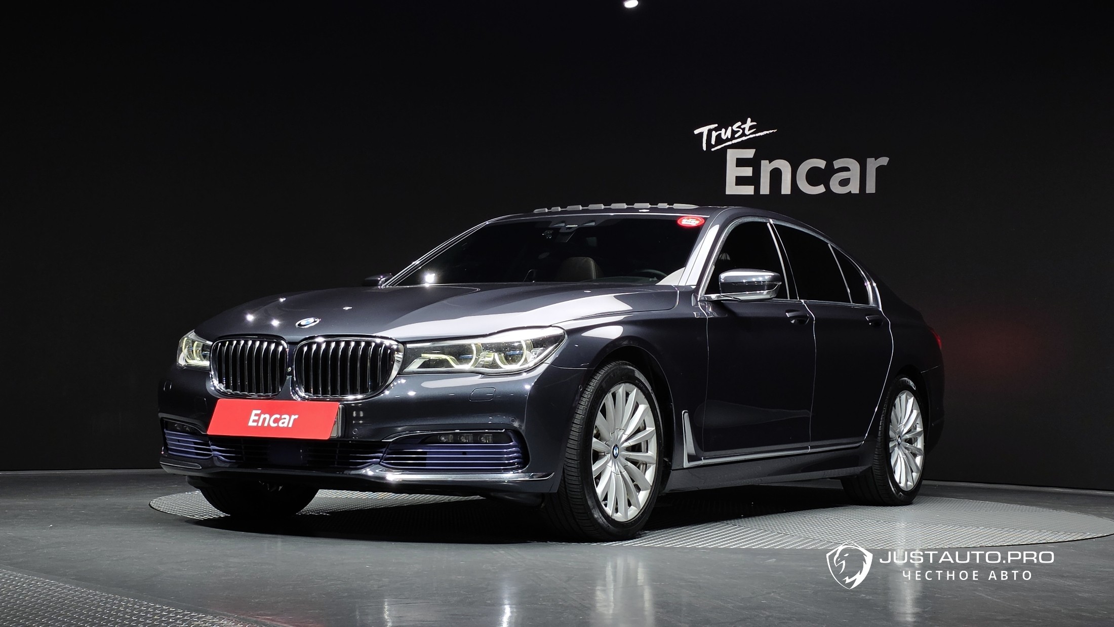 Автомобиль BMW 7-Series