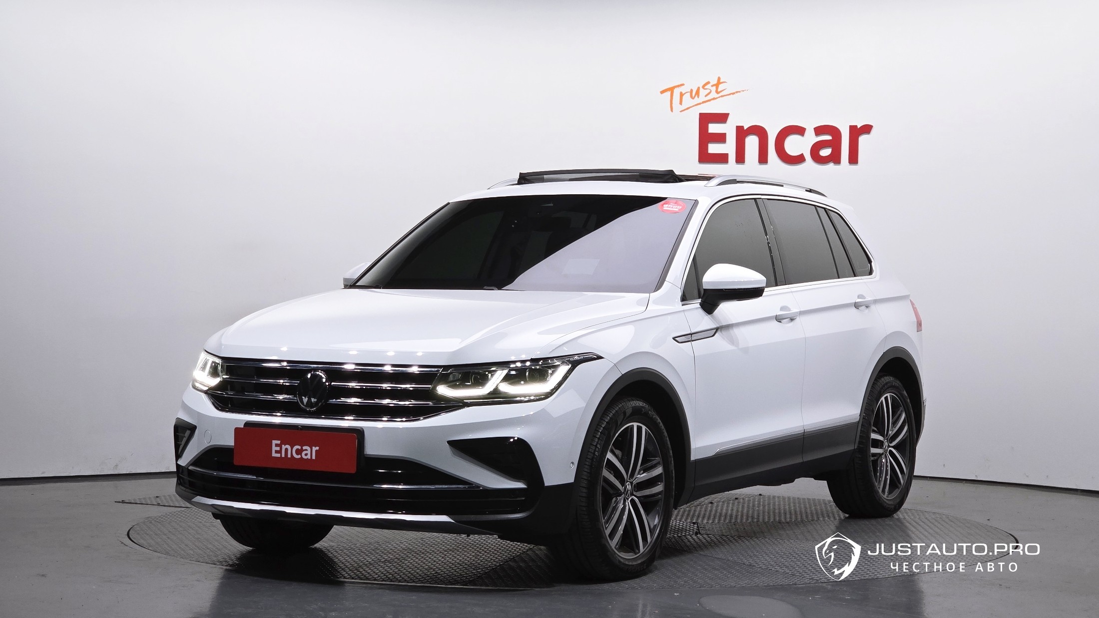 Автомобиль Volkswagen Tiguan