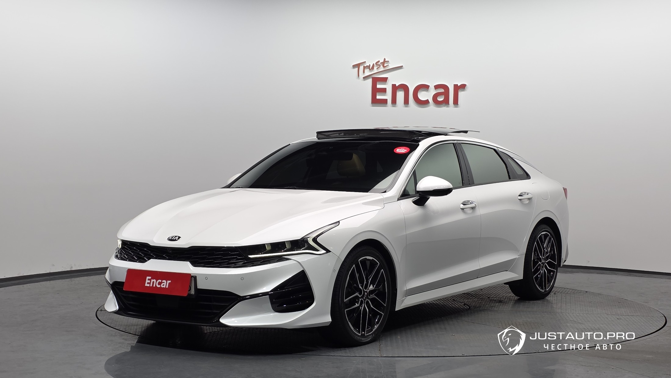 Автомобиль Kia K5