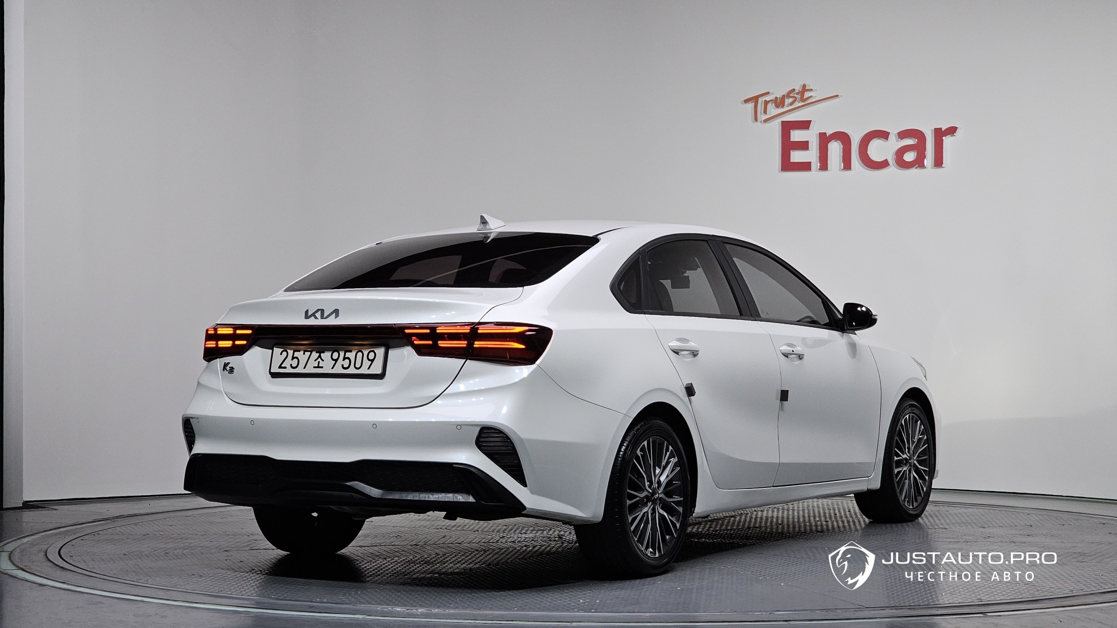 Автомобиль Kia K3