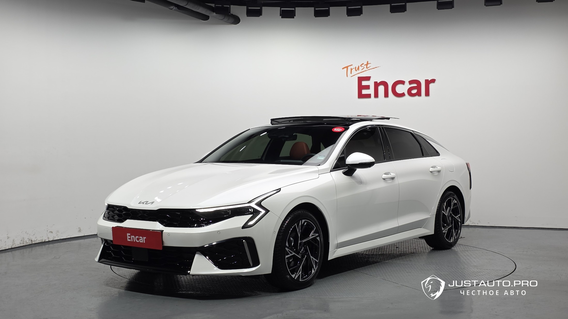 Автомобиль Kia K5