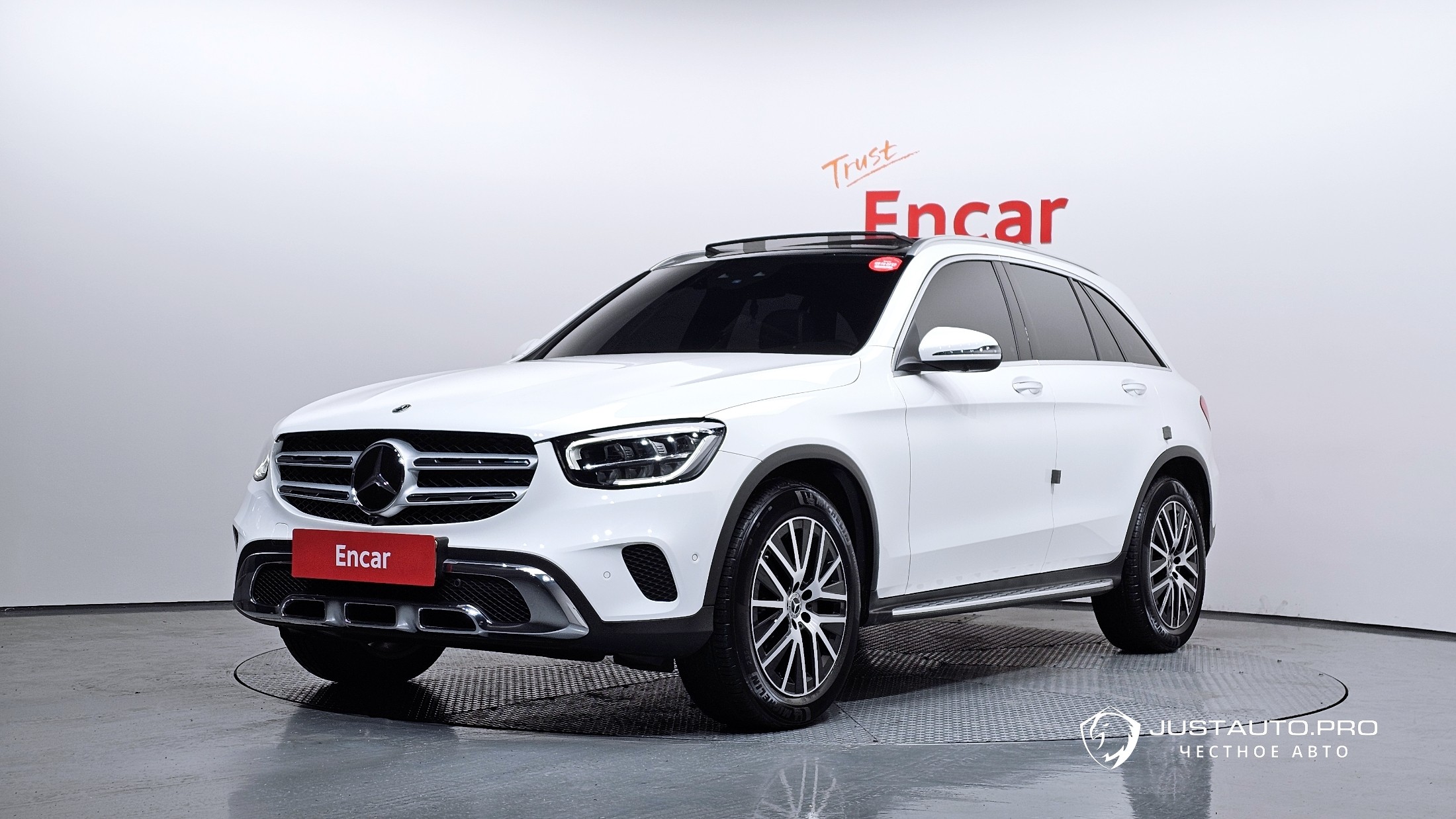 Автомобиль Mercedes-Benz GLC-Class