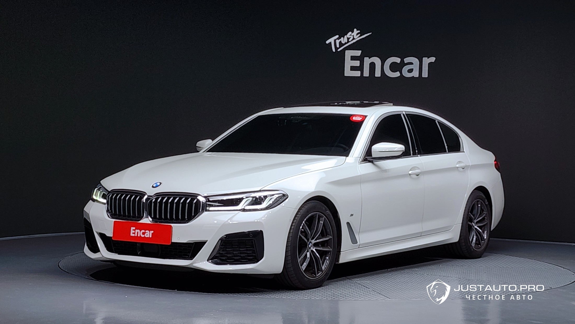 Автомобиль BMW 5-Series