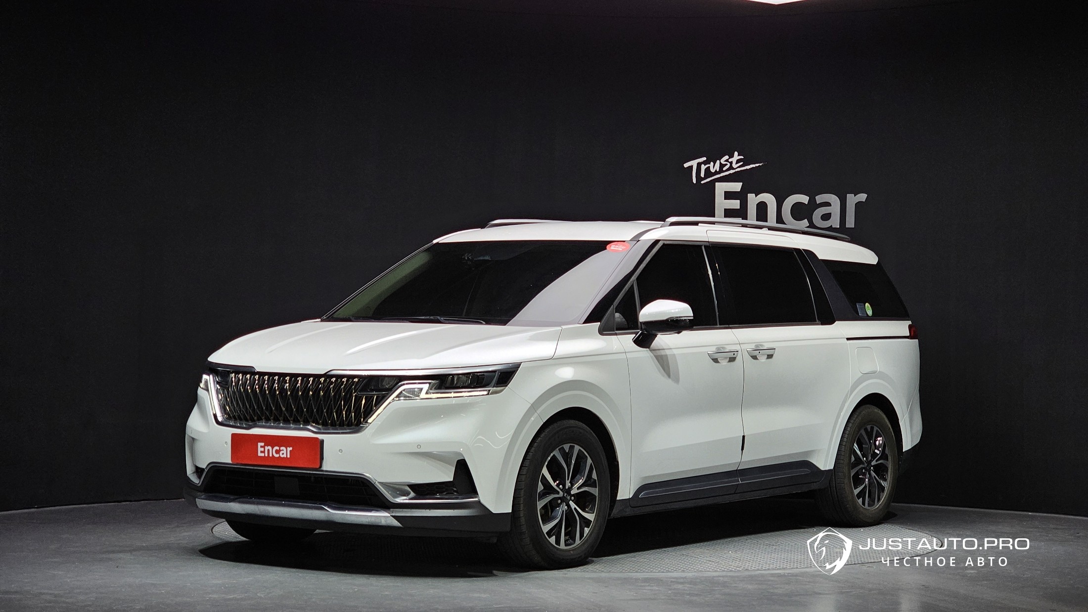 Автомобиль Kia Canival