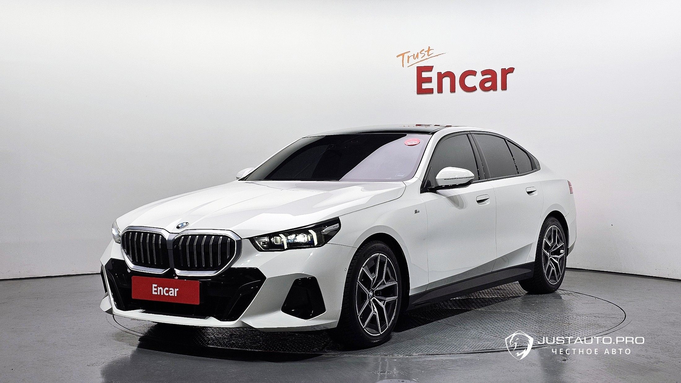 Автомобиль BMW 5-Series