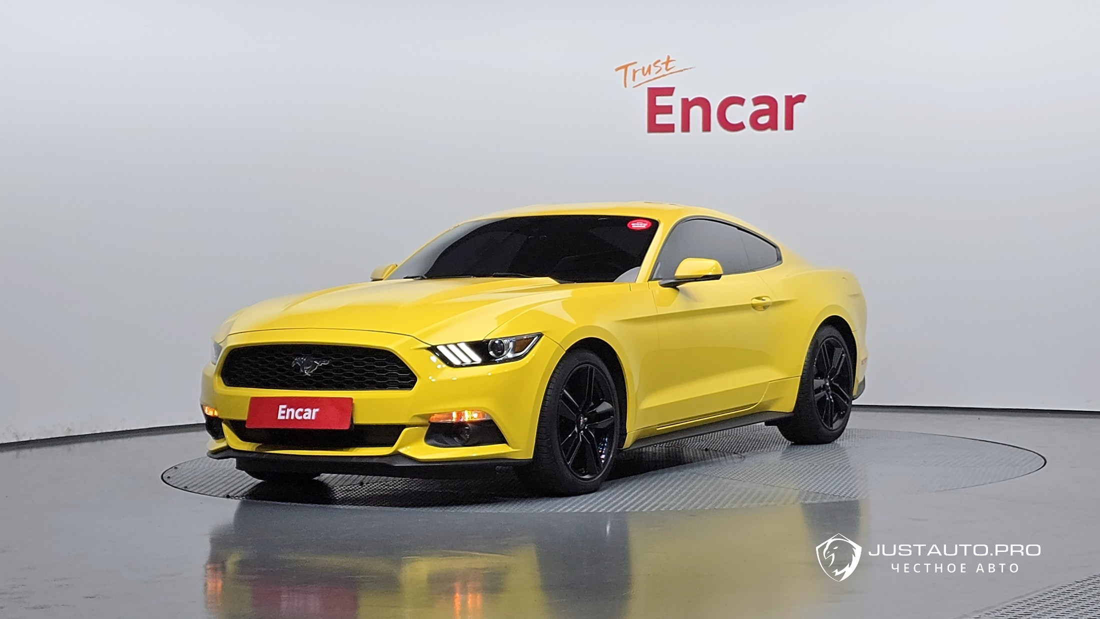 Автомобиль Ford Mustang
