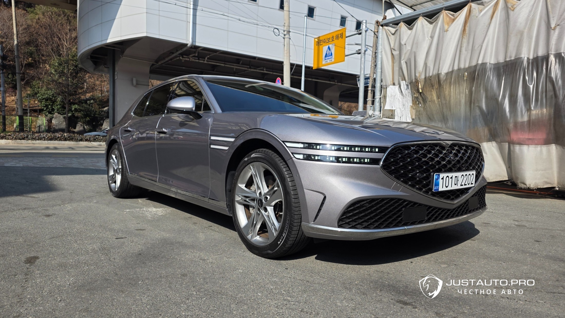 Автомобиль Genesis G90