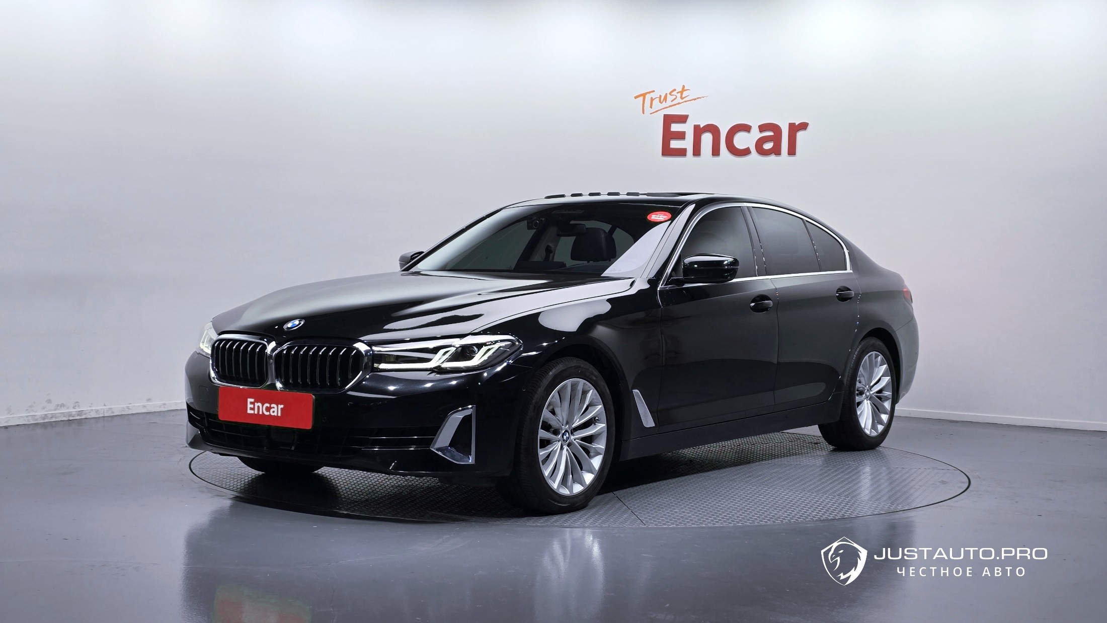 Автомобиль BMW 5-Series