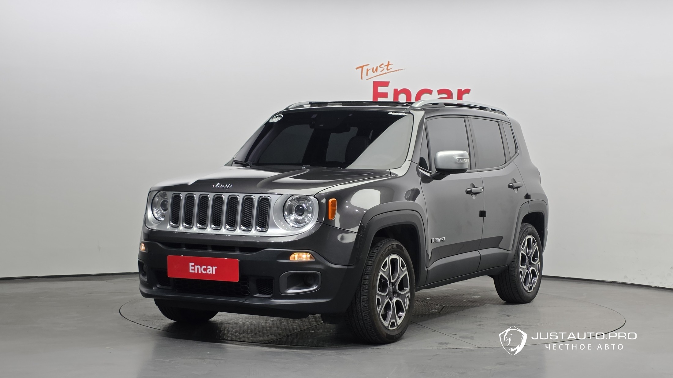 Автомобиль Jeep Renegade