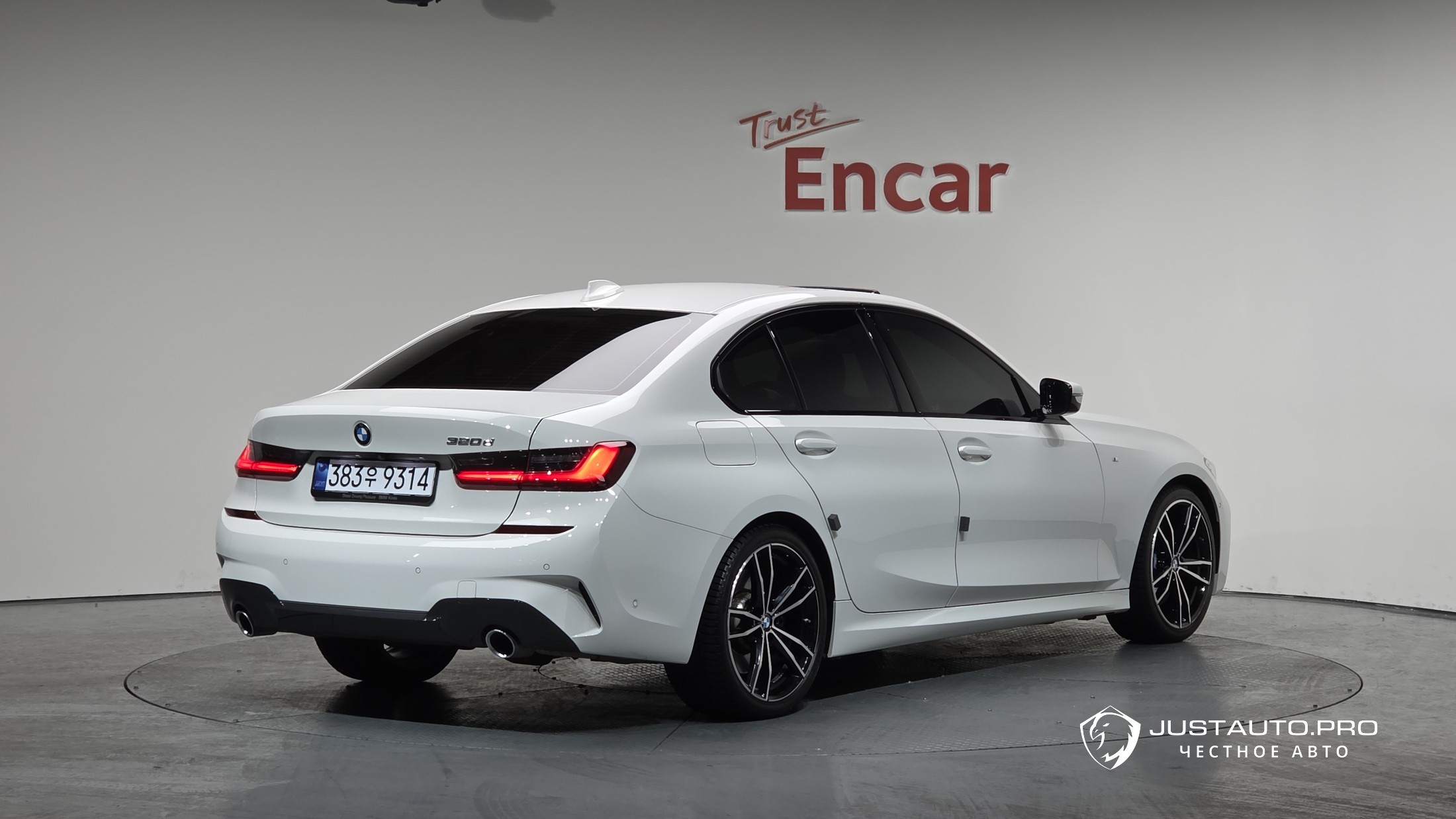 Автомобиль BMW 3-Series