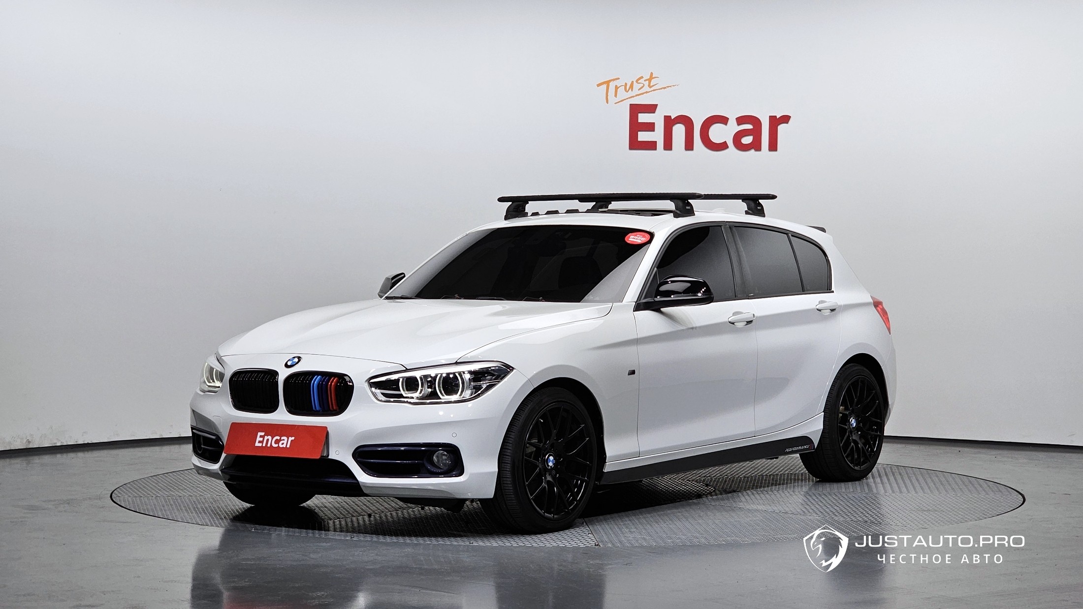 Автомобиль BMW 1-Series