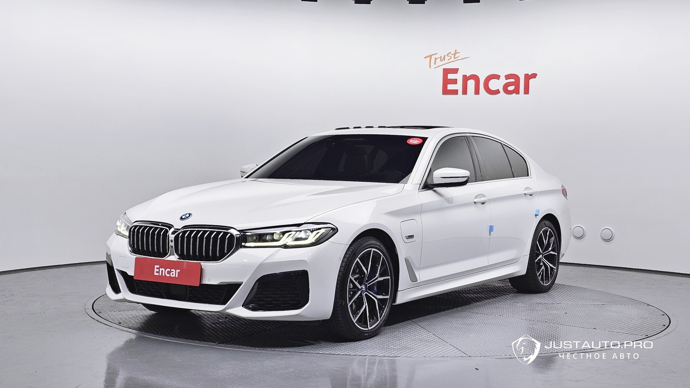 Автомобиль BMW 5-Series