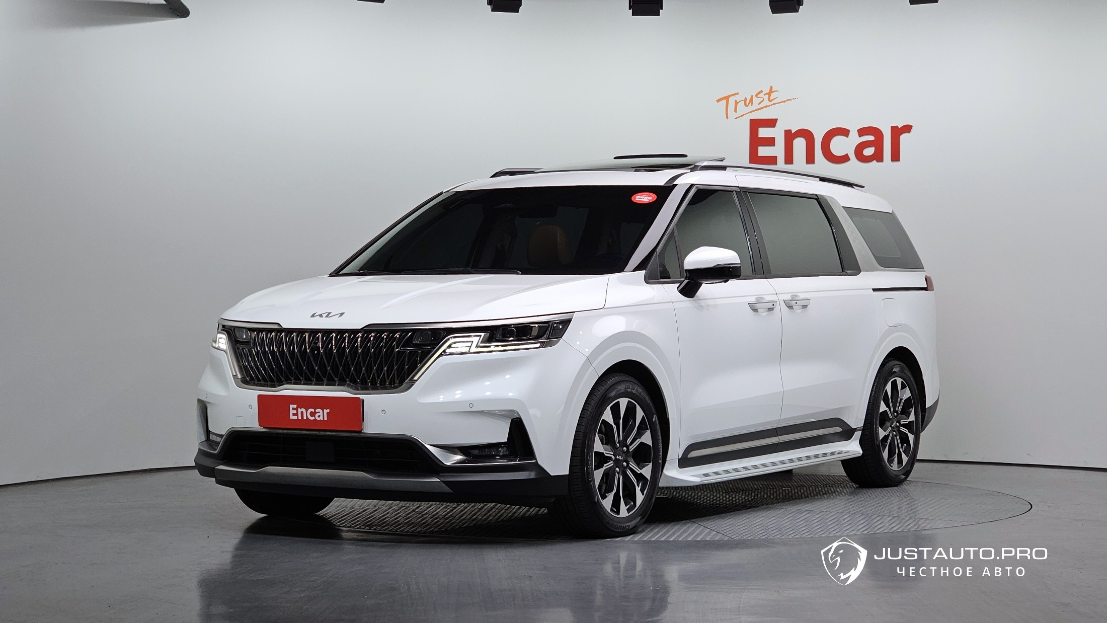 Автомобиль Kia Canival