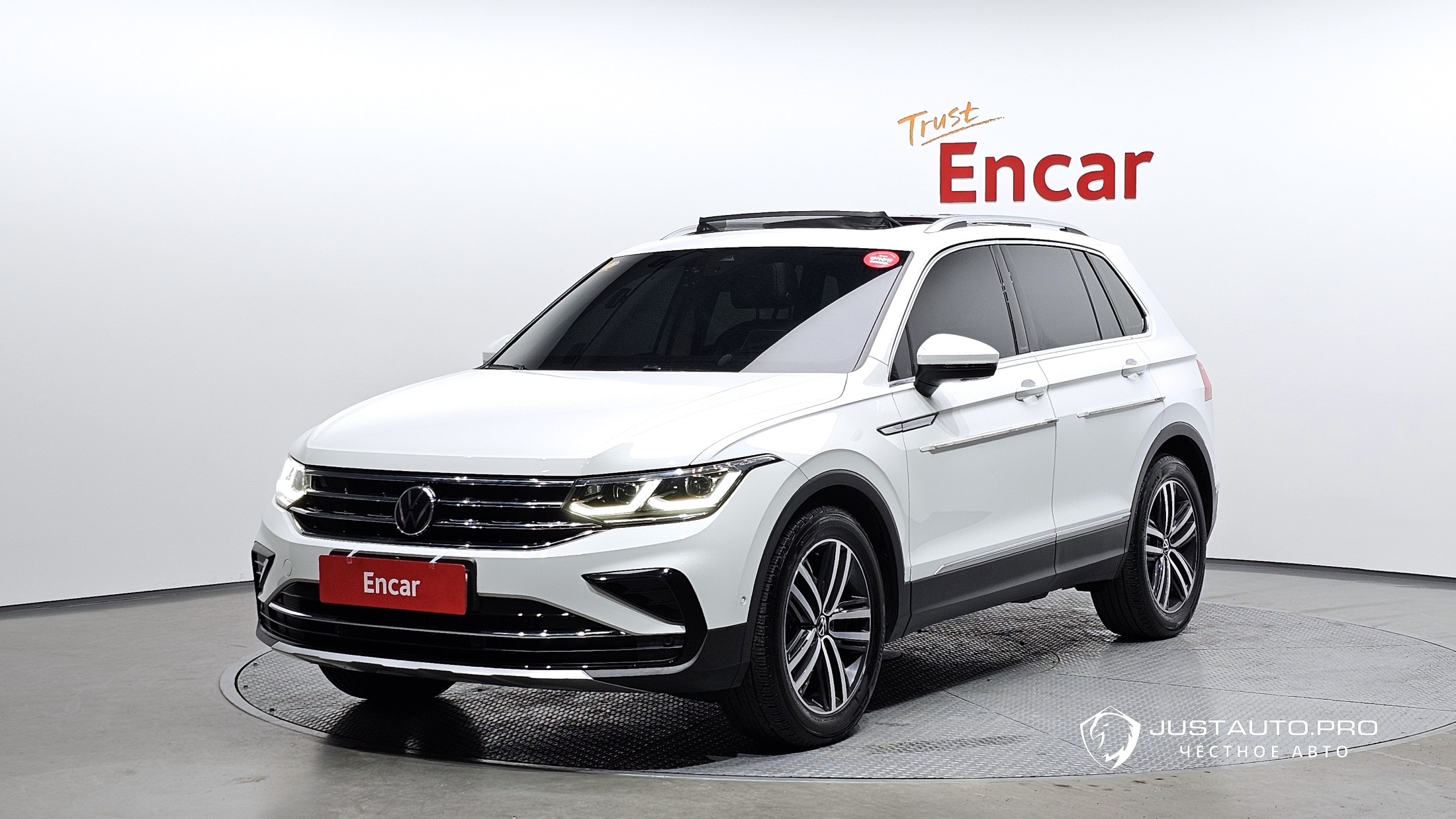 Автомобиль Volkswagen Tiguan