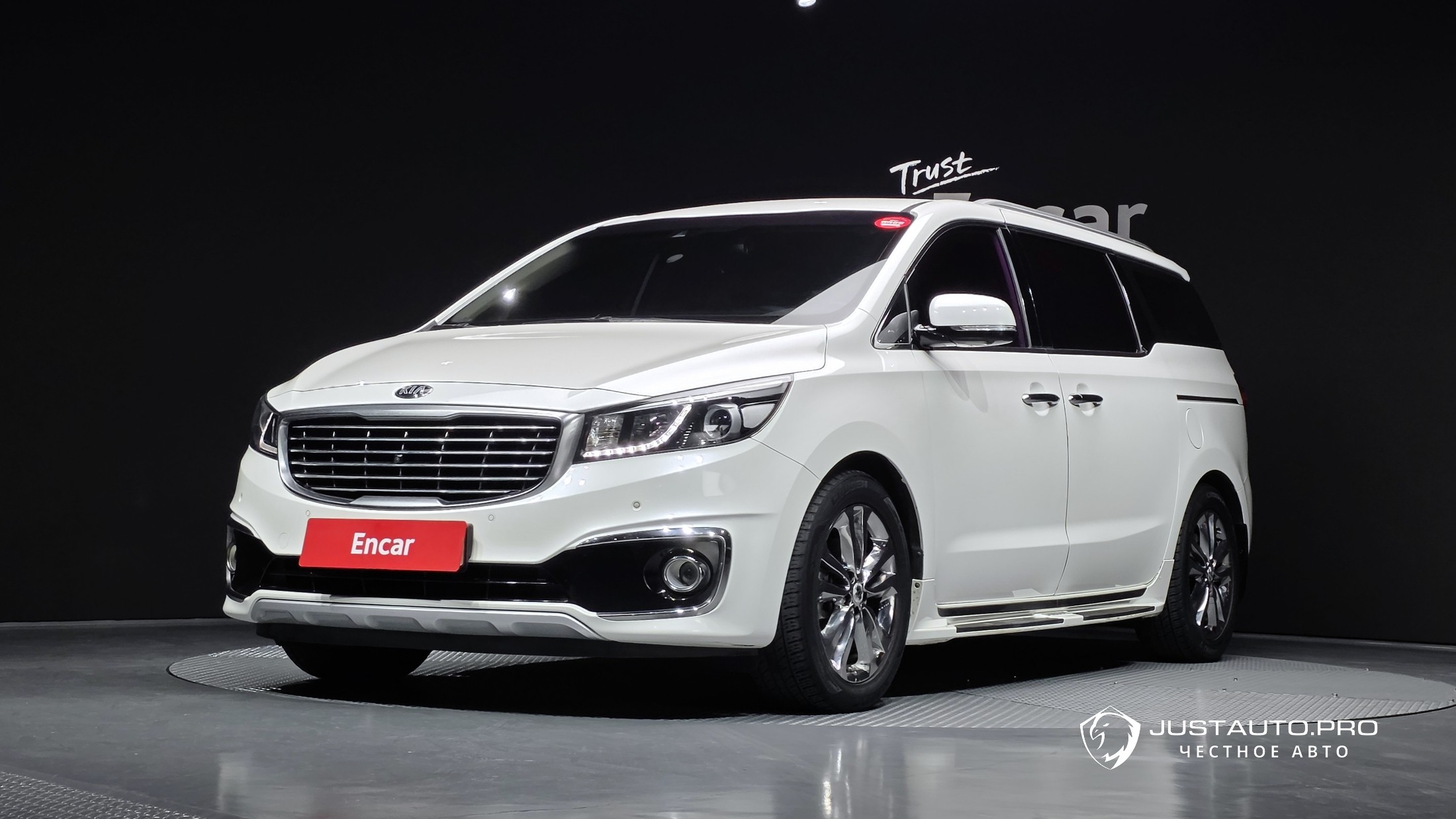 Автомобиль Kia Canival