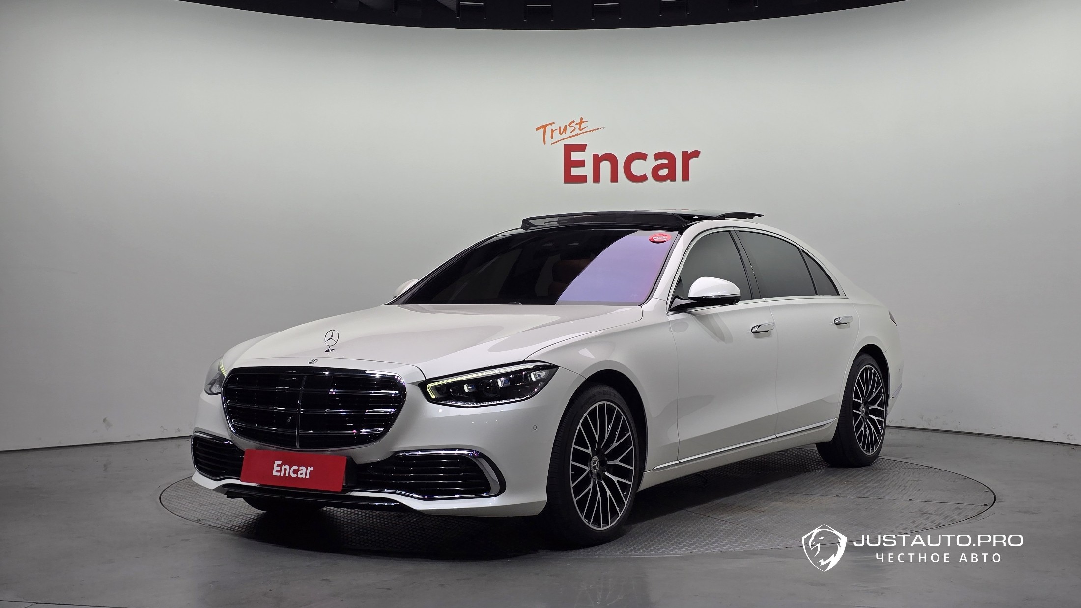 Автомобиль Mercedes-Benz S-Class