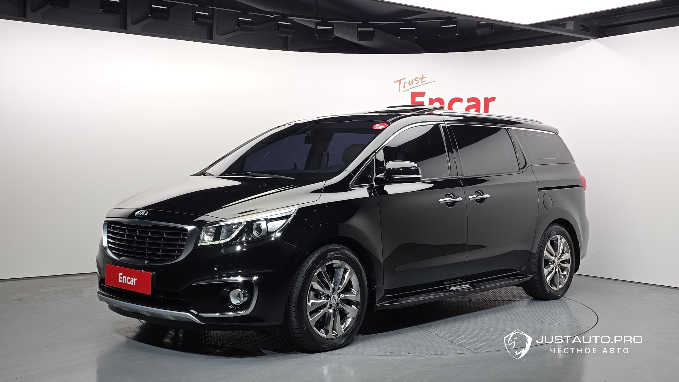 Автомобиль Kia Canival