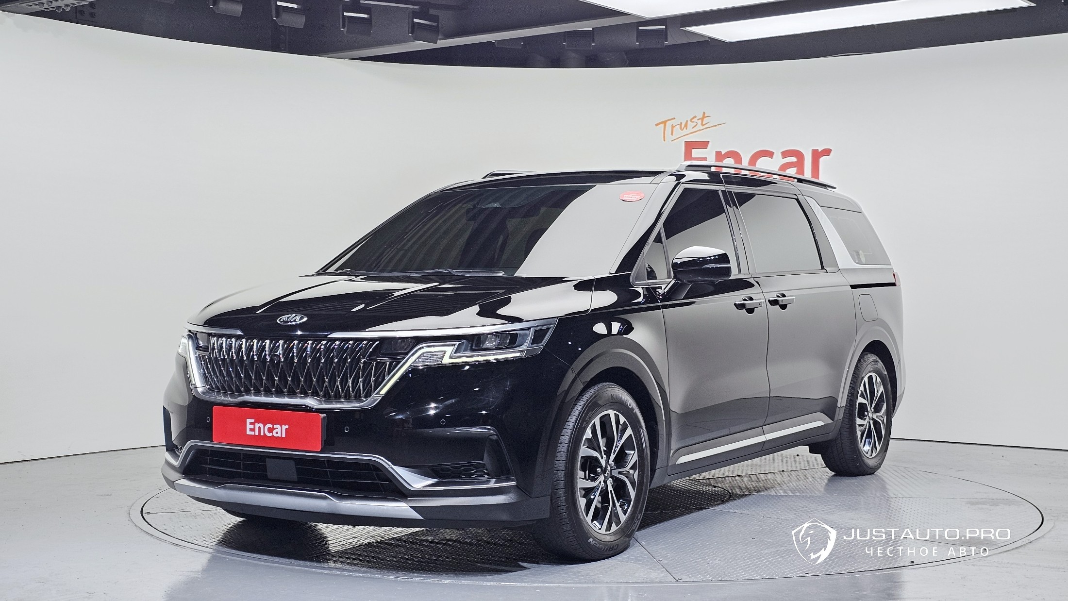 Автомобиль Kia Canival