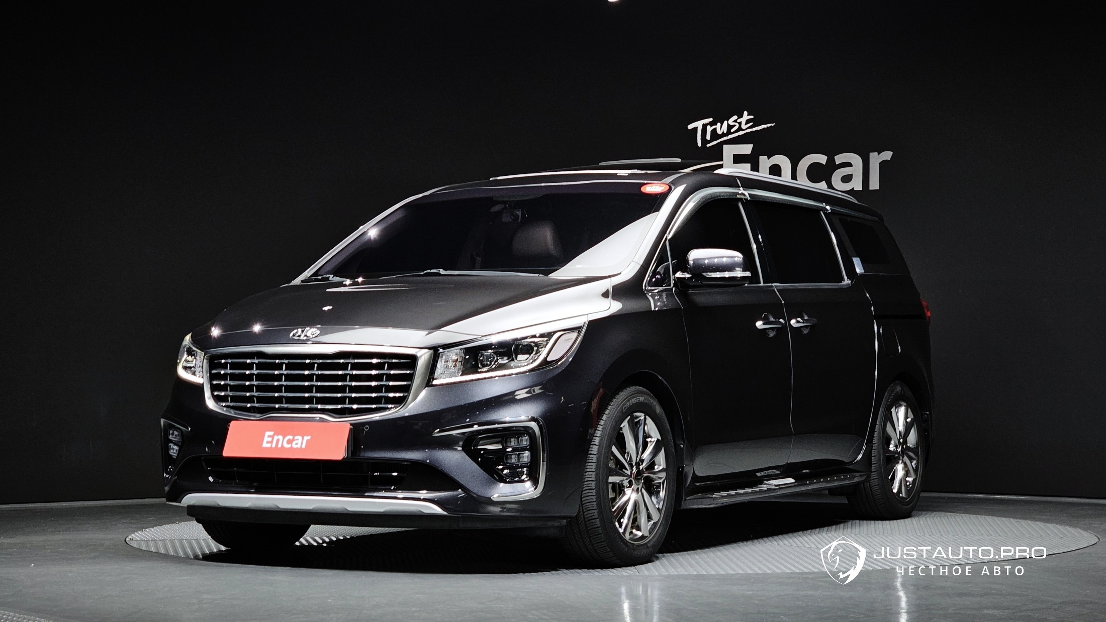 Автомобиль Kia Canival