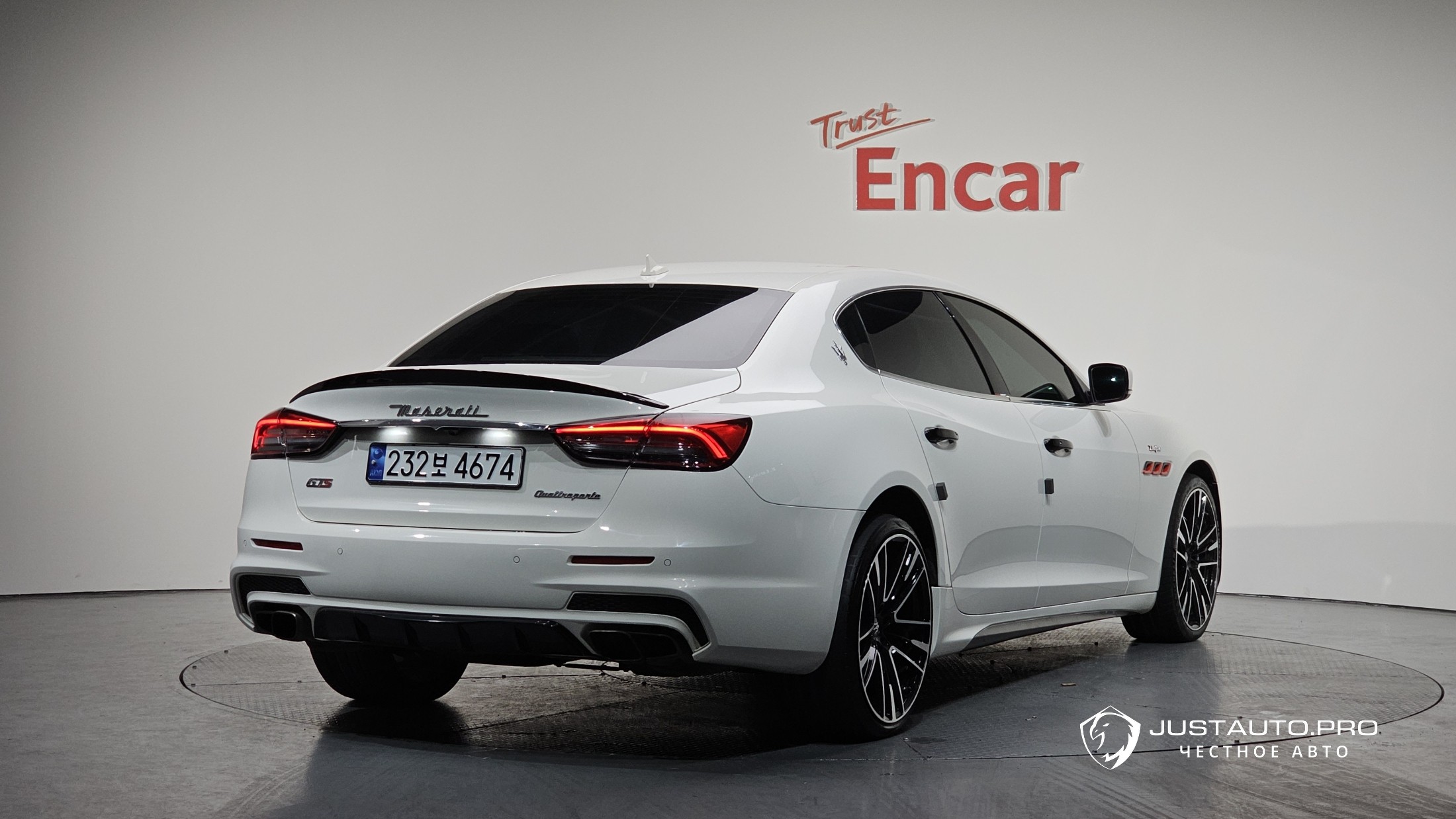 Автомобиль Maserati Quattroporte