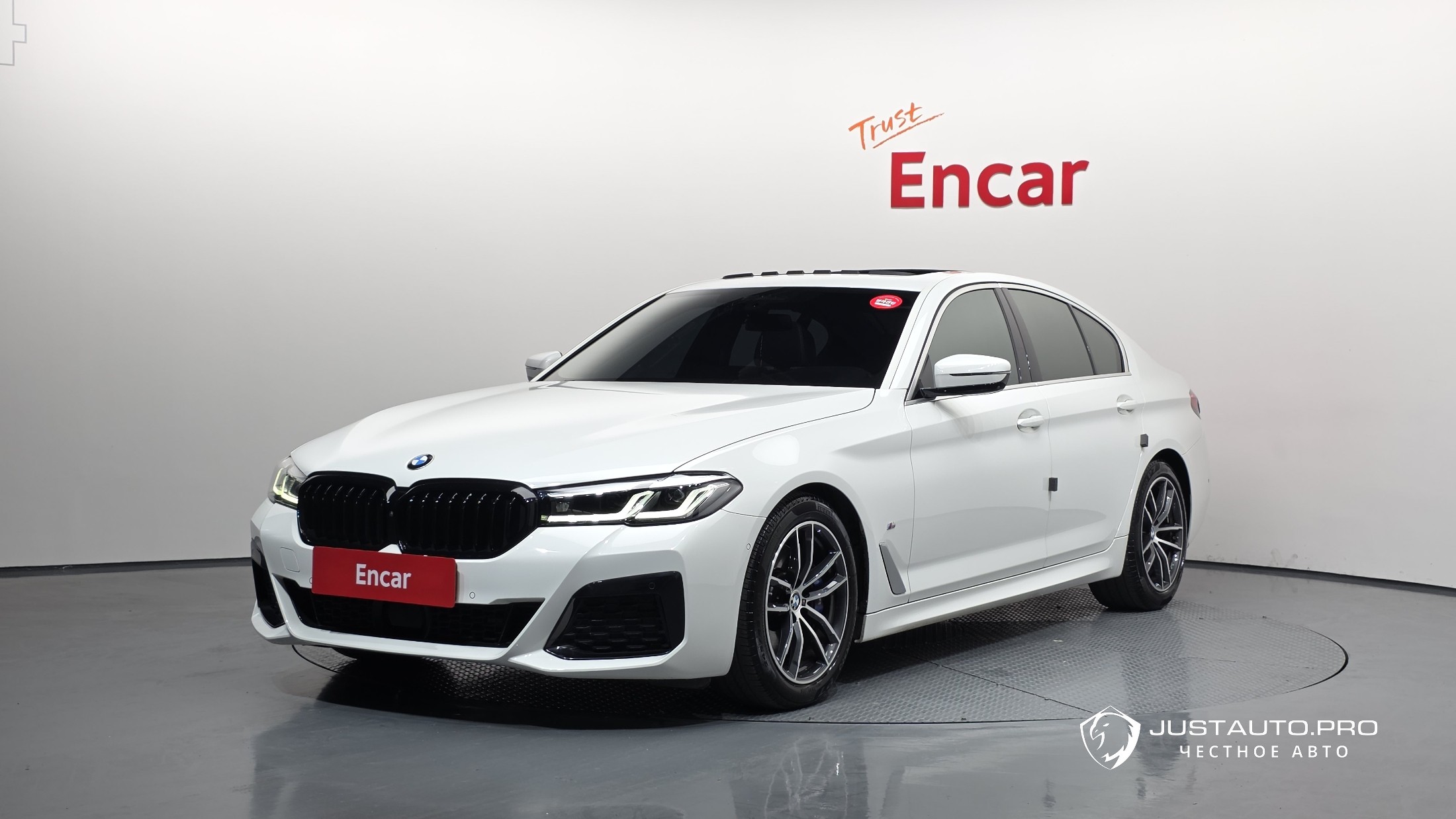 Автомобиль BMW 5-Series