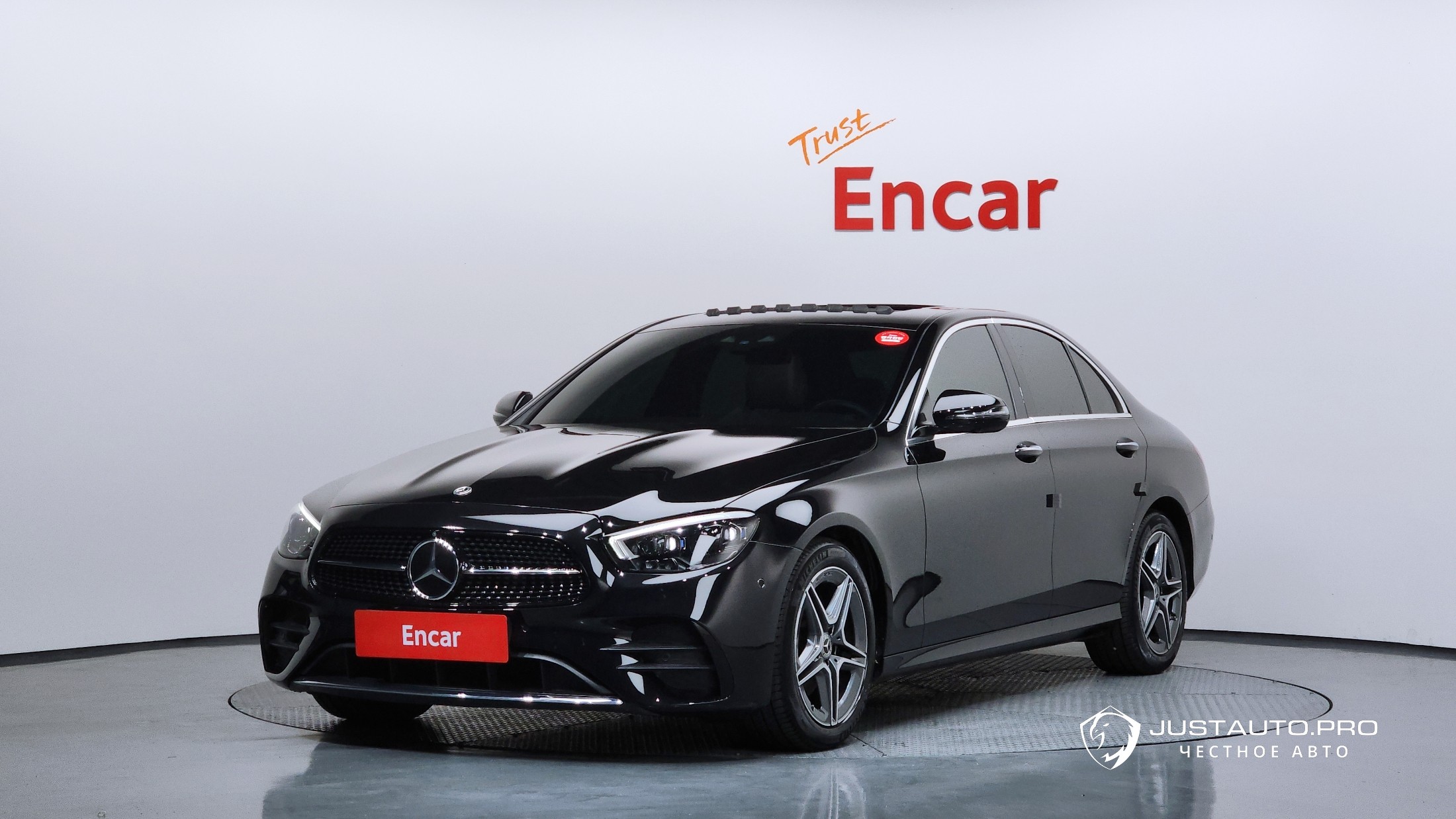 Автомобиль Mercedes-Benz E-Class