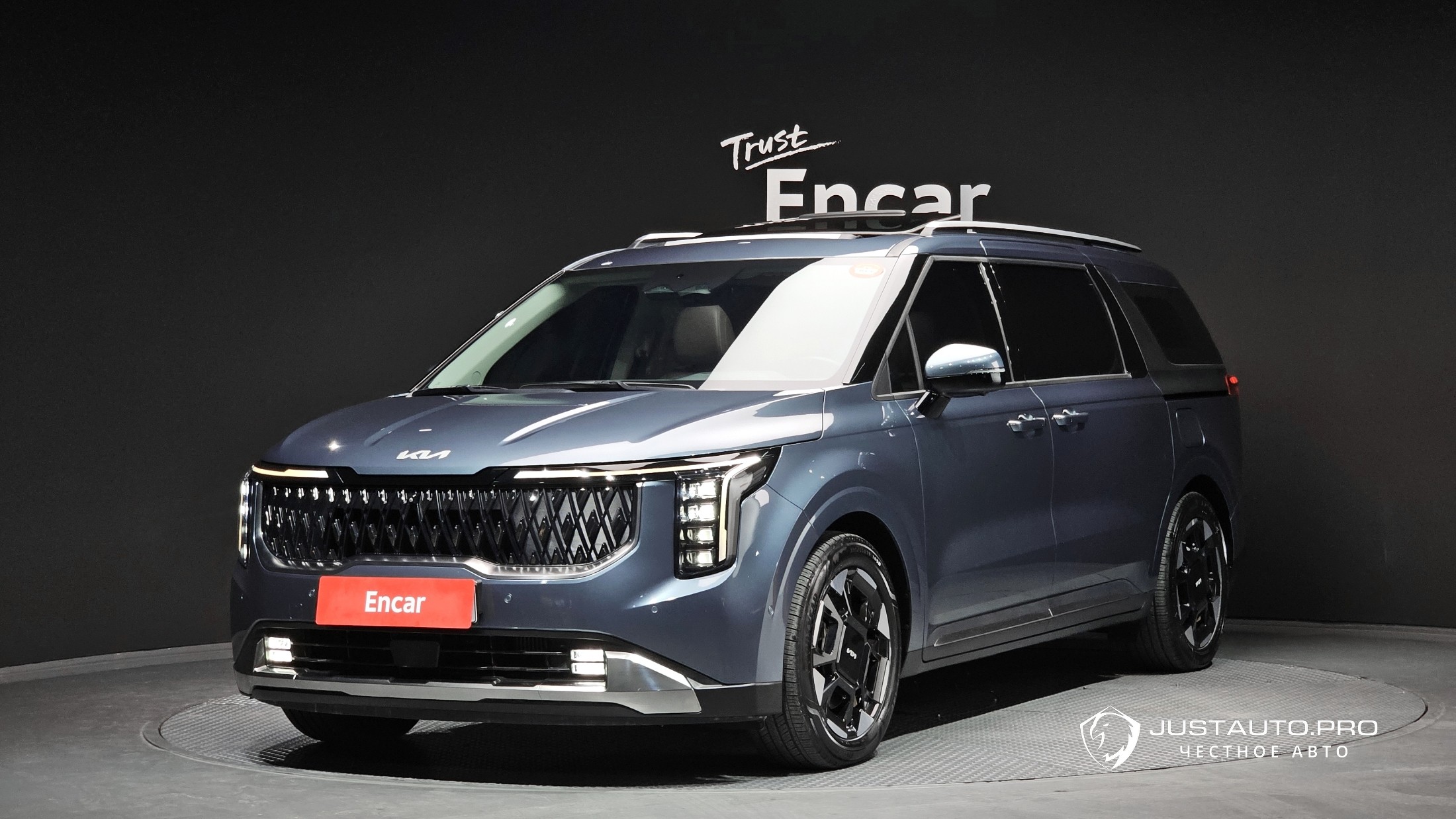 Автомобиль Kia Canival