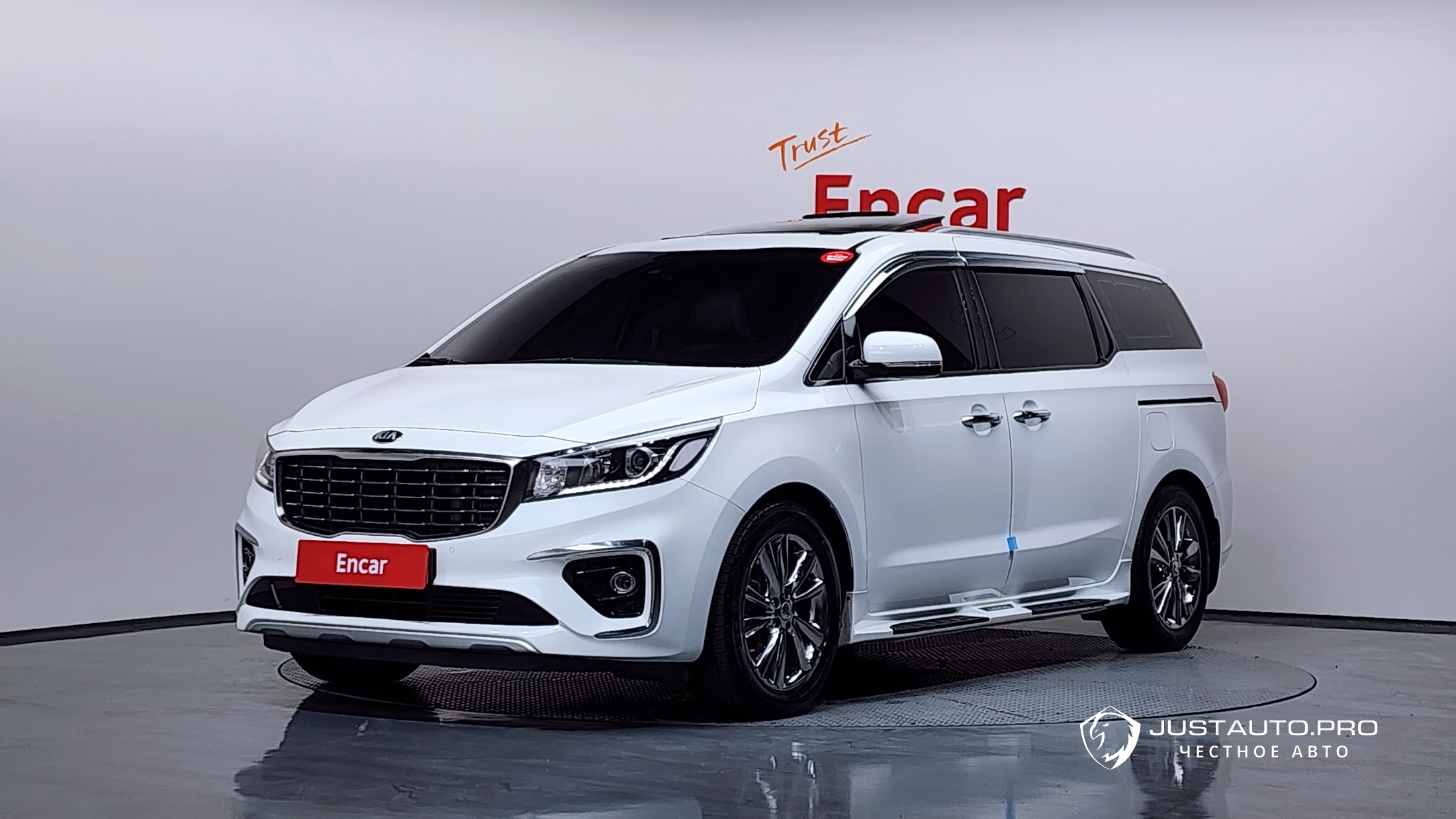 Автомобиль Kia Canival