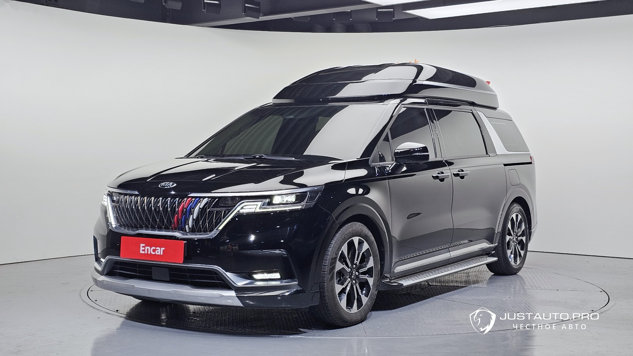 Автомобиль Kia Canival