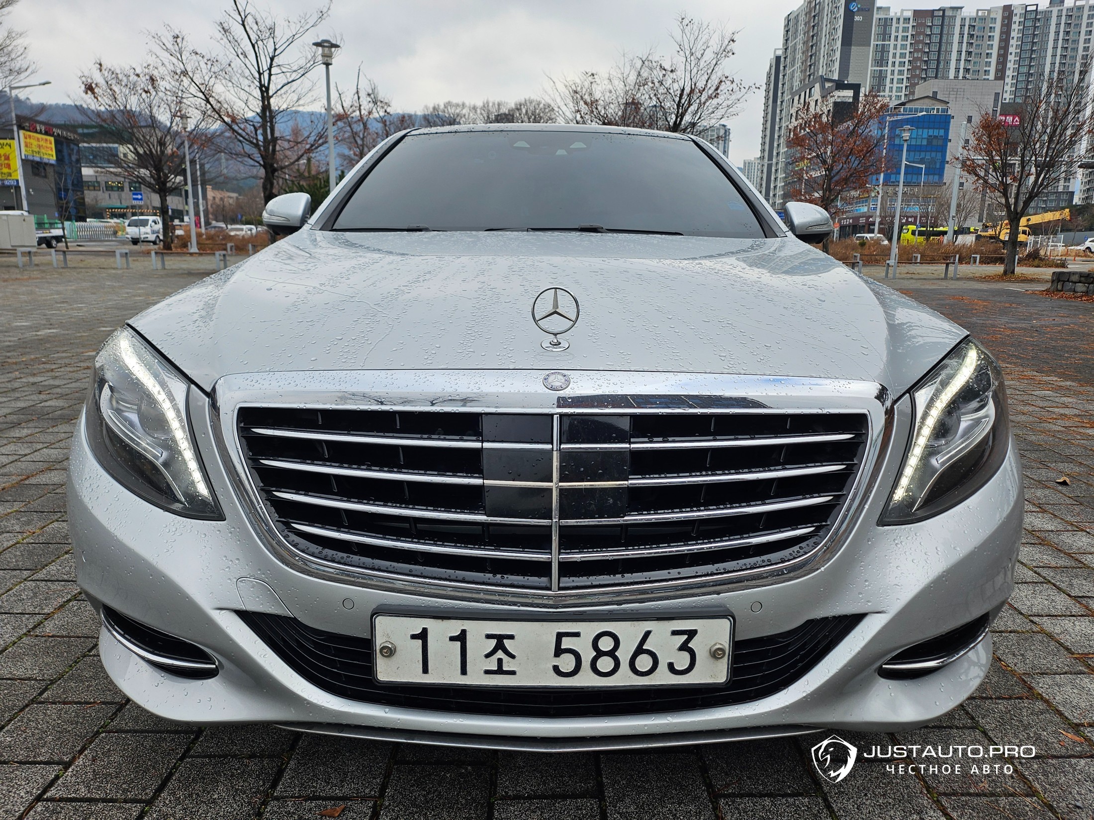 Автомобиль Mercedes-Benz S-Class