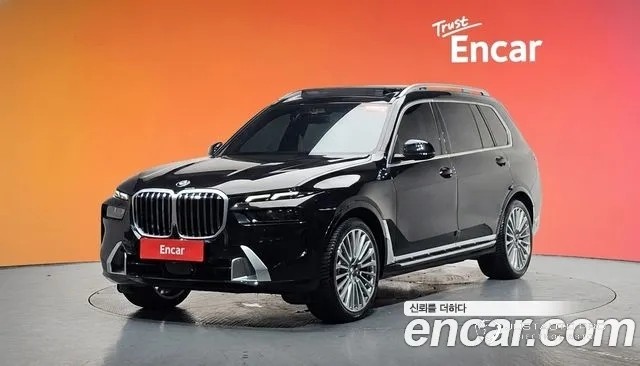 Автомобиль BMW X7