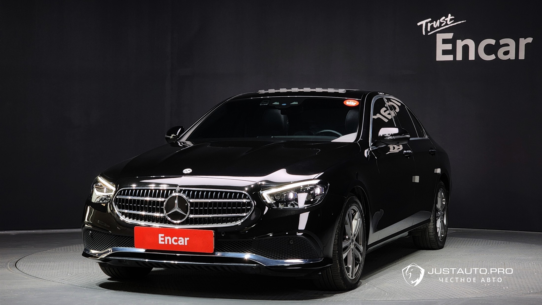 Автомобиль Mercedes-Benz E-Class