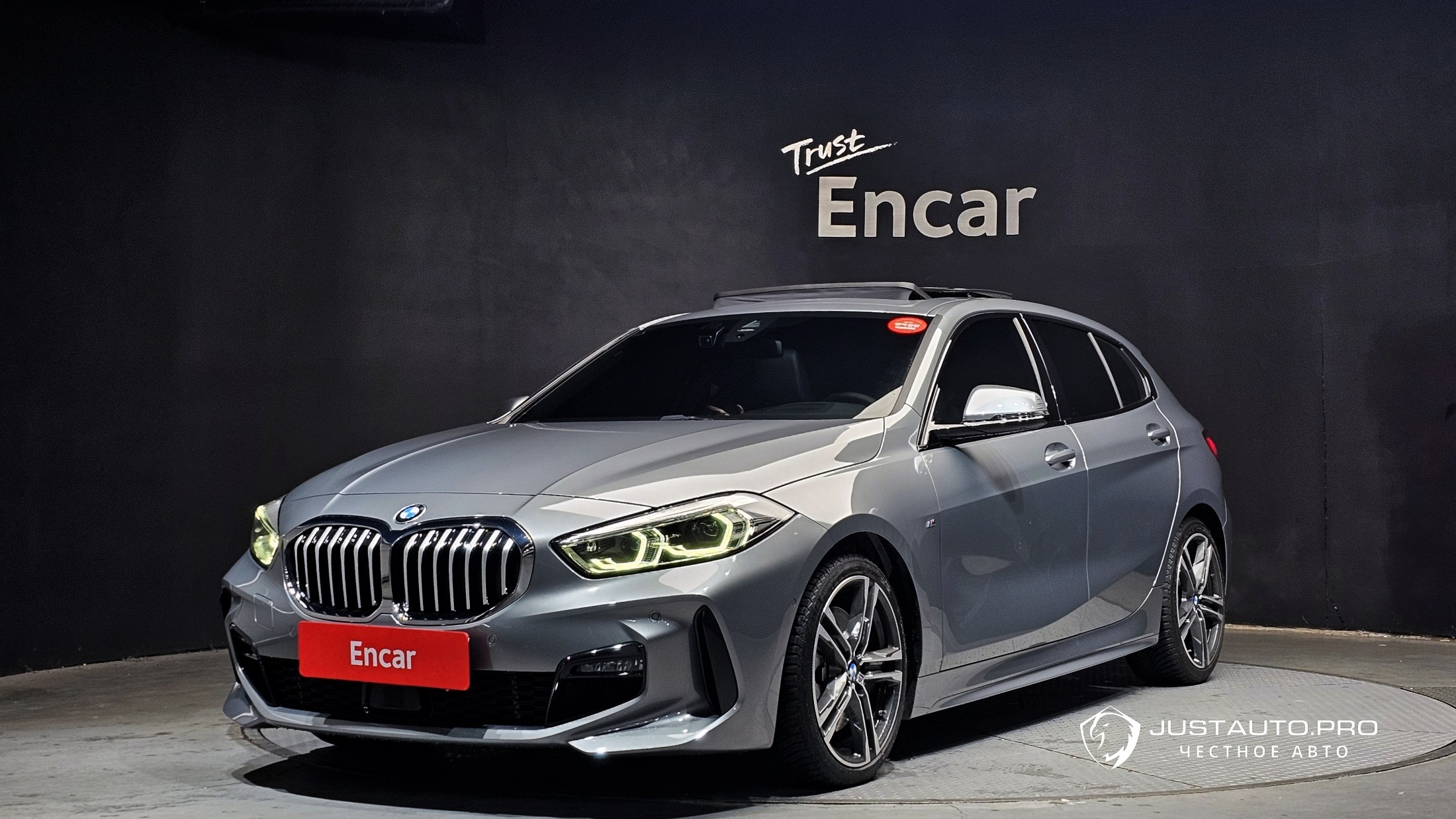 Автомобиль BMW 1-Series