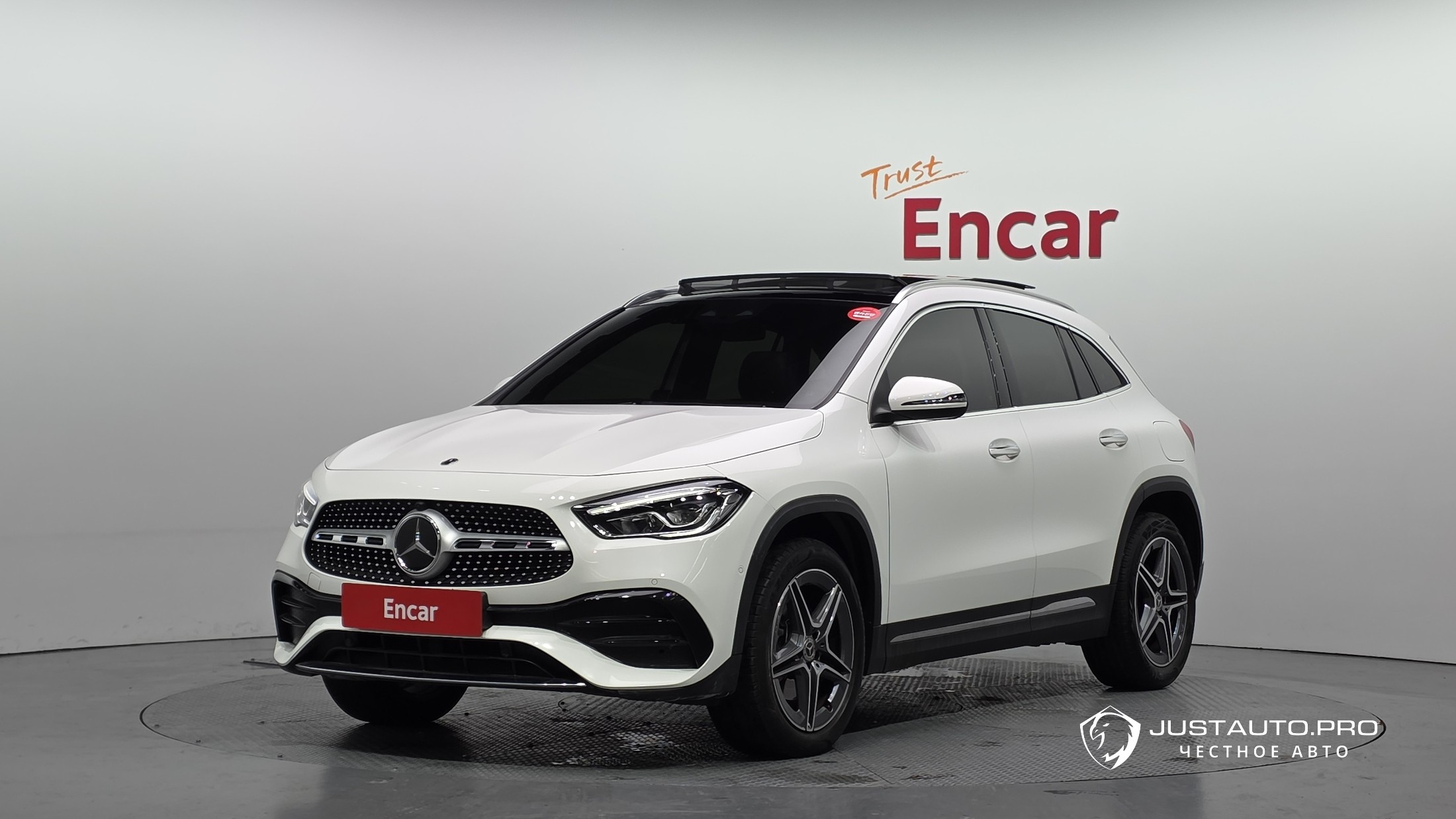 Автомобиль Mercedes-Benz GLA-Class