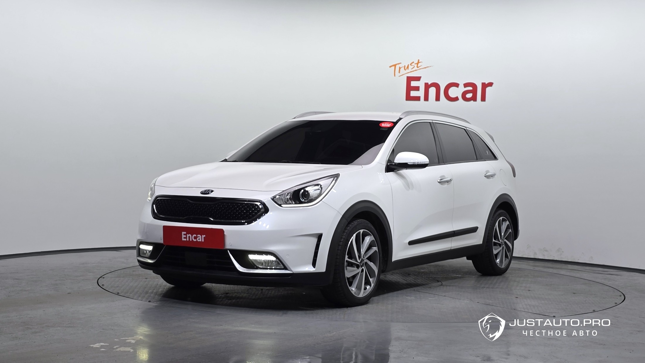 Автомобиль Kia Niro