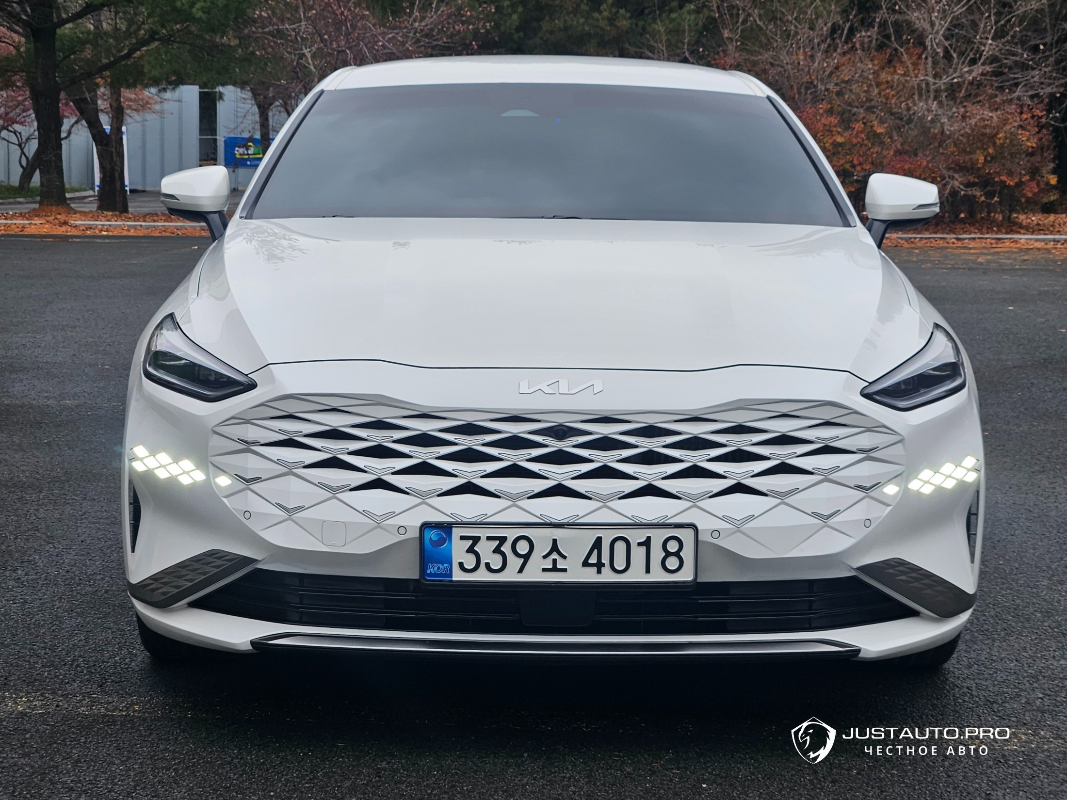 Автомобиль Kia K8