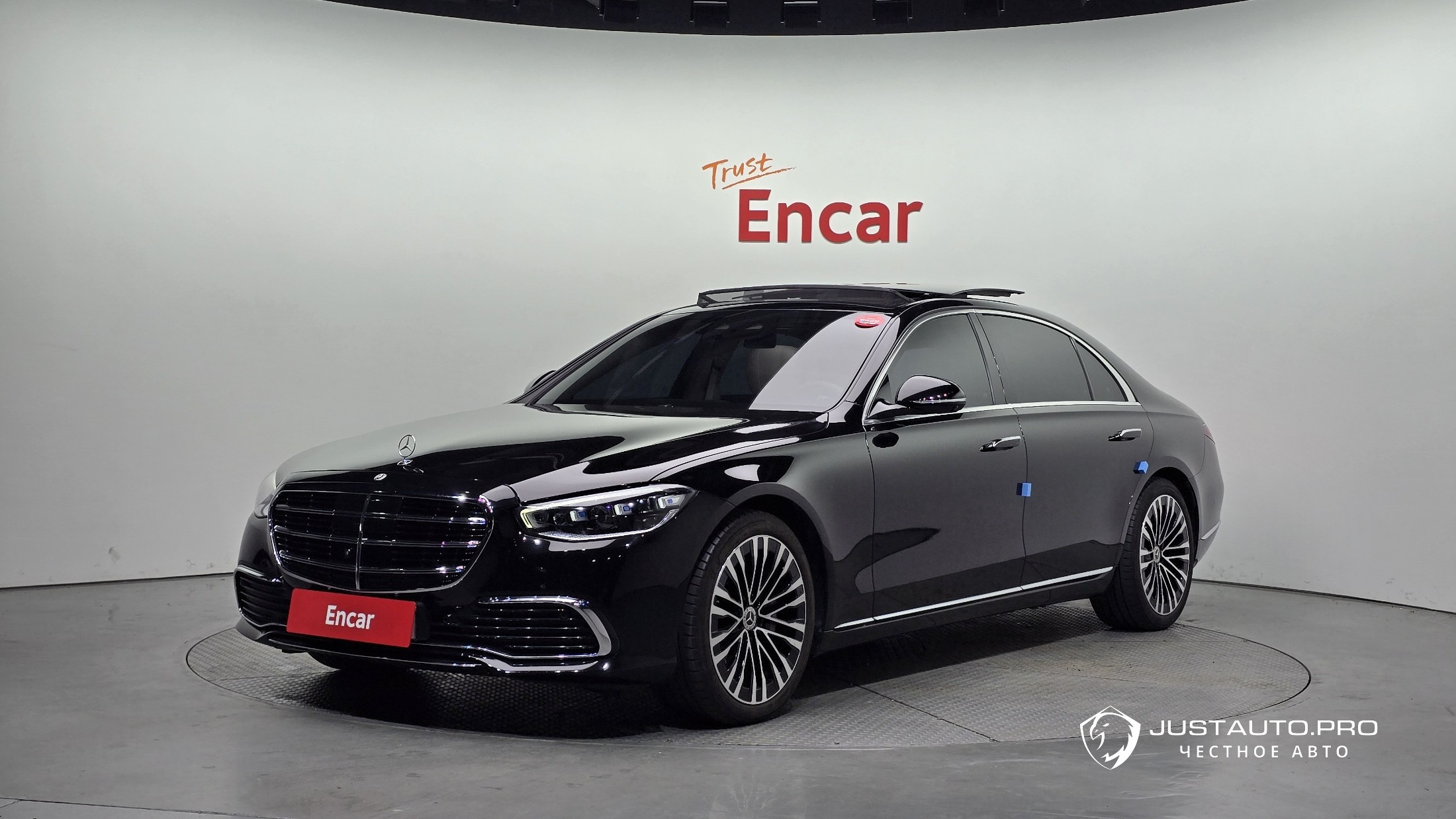 Автомобиль Mercedes-Benz S-Class