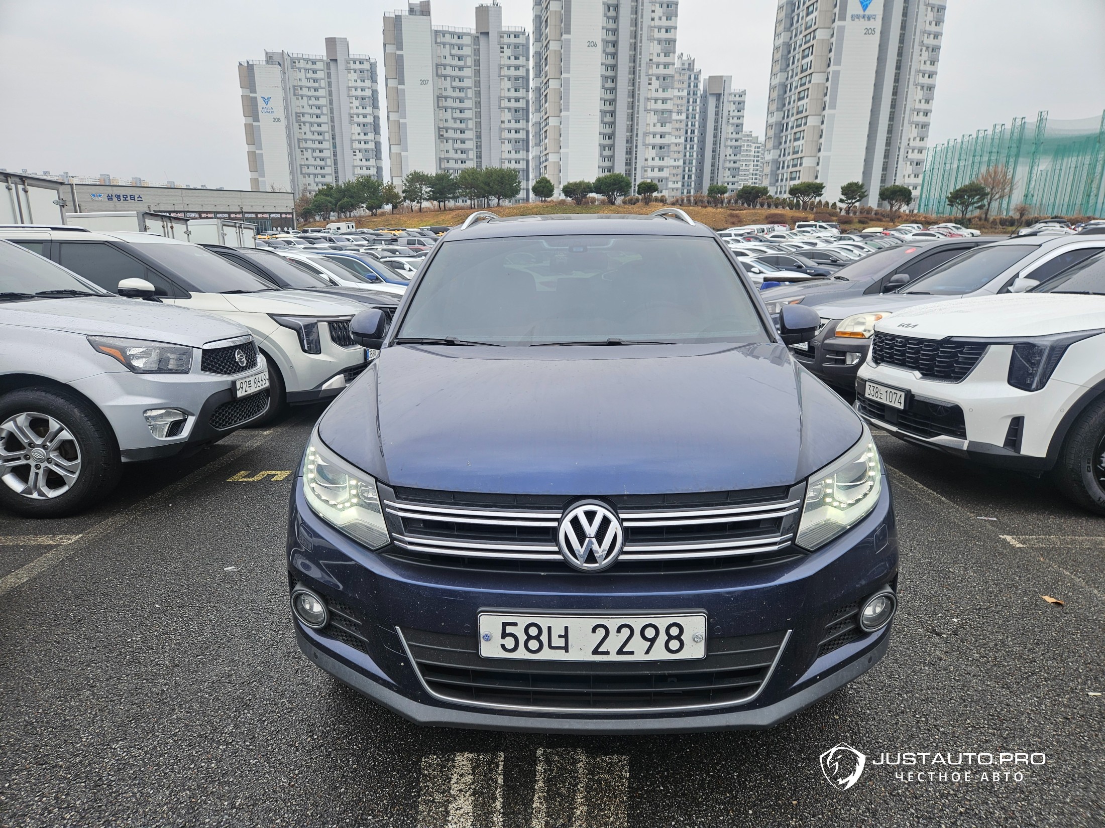 Автомобиль Volkswagen Tiguan