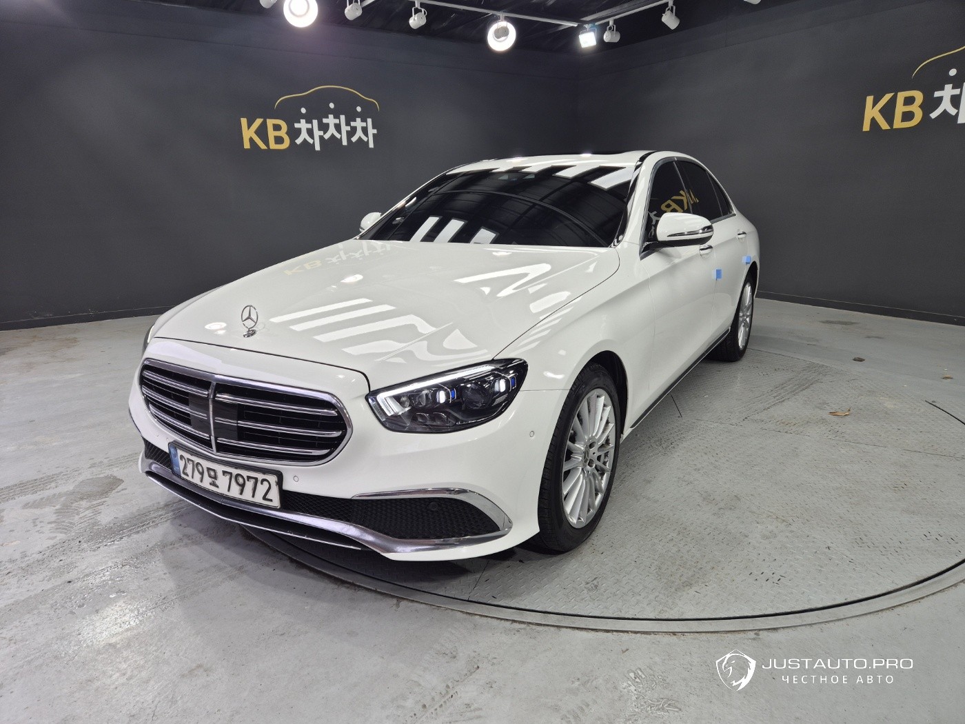 Автомобиль Mercedes-Benz E-Class