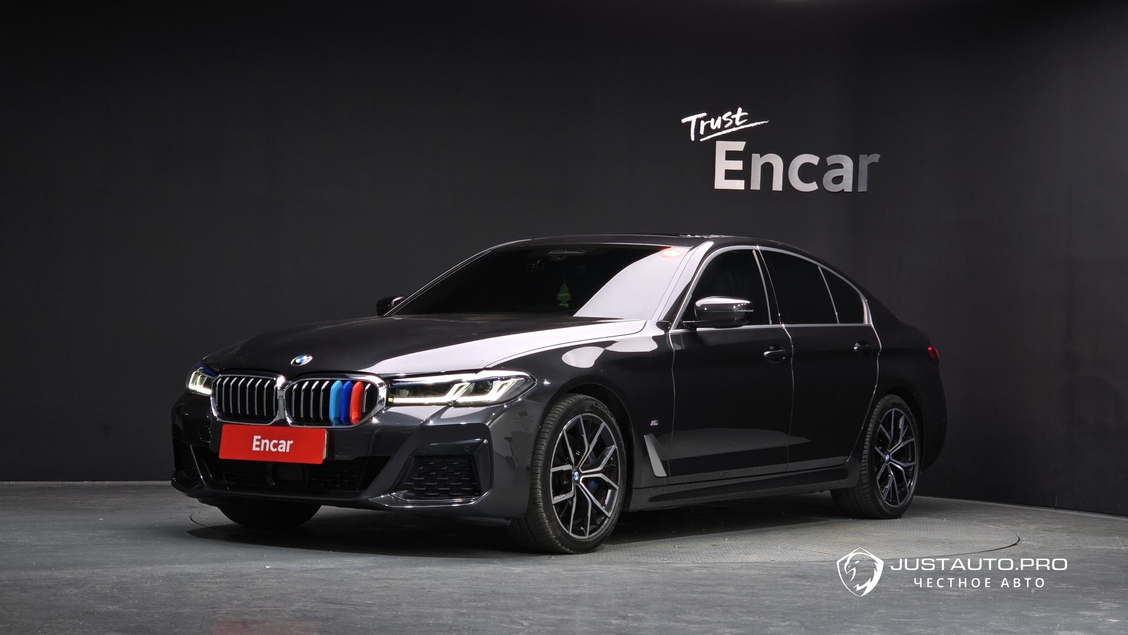 Автомобиль BMW 5-Series