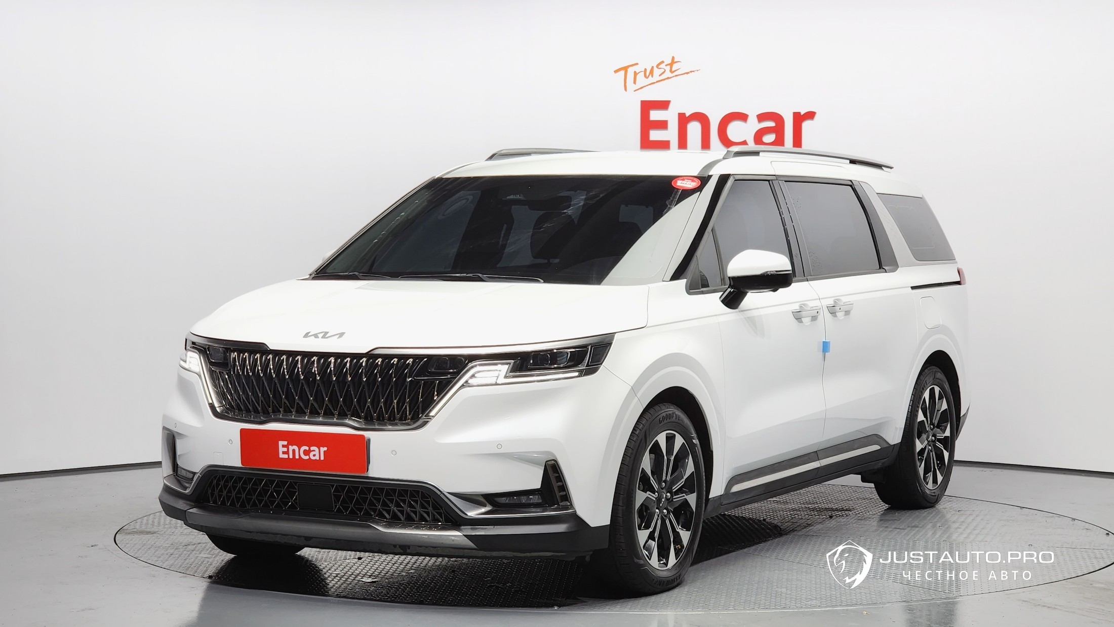 Автомобиль Kia Canival