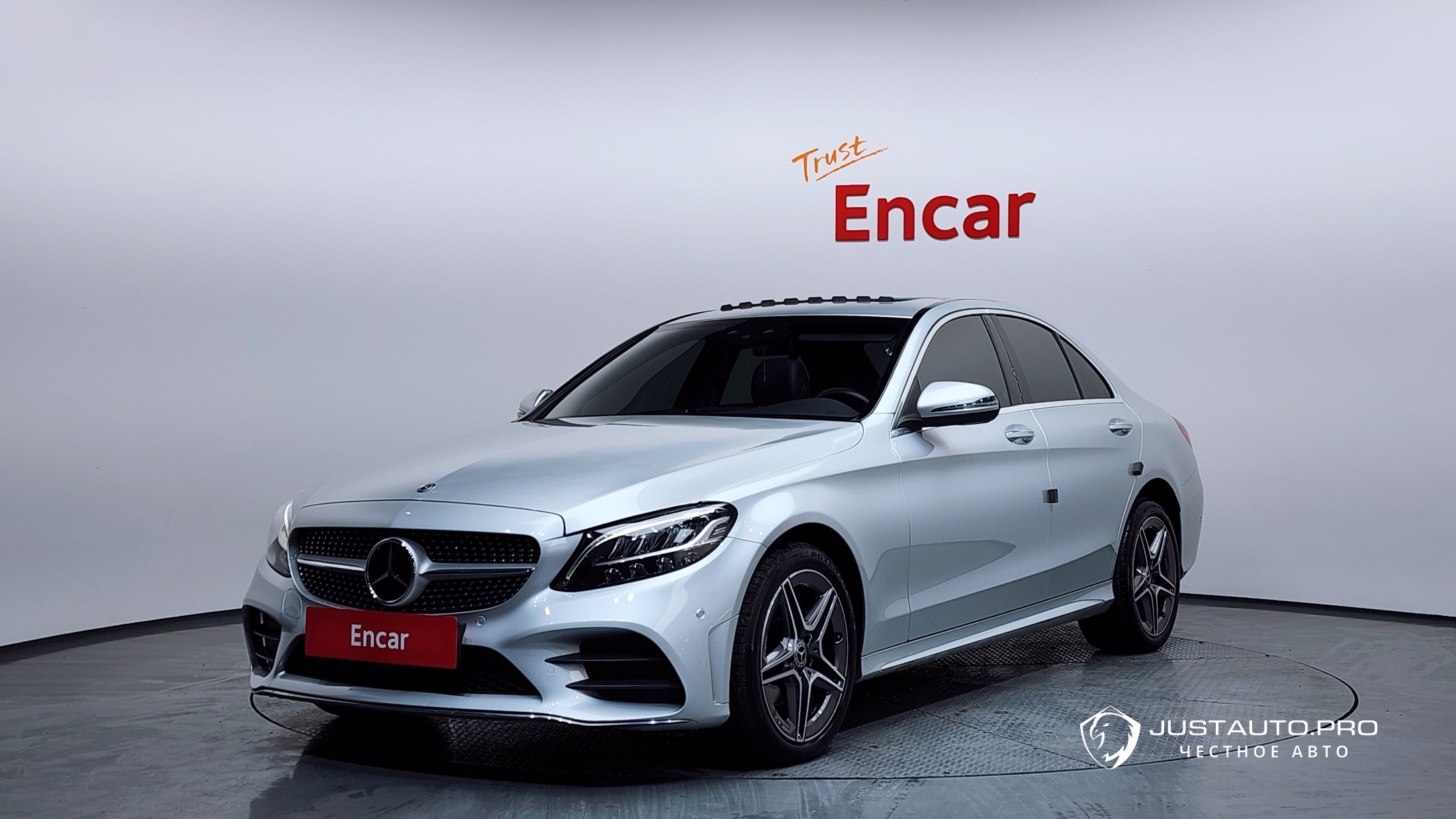 Автомобиль Mercedes-Benz C-Class