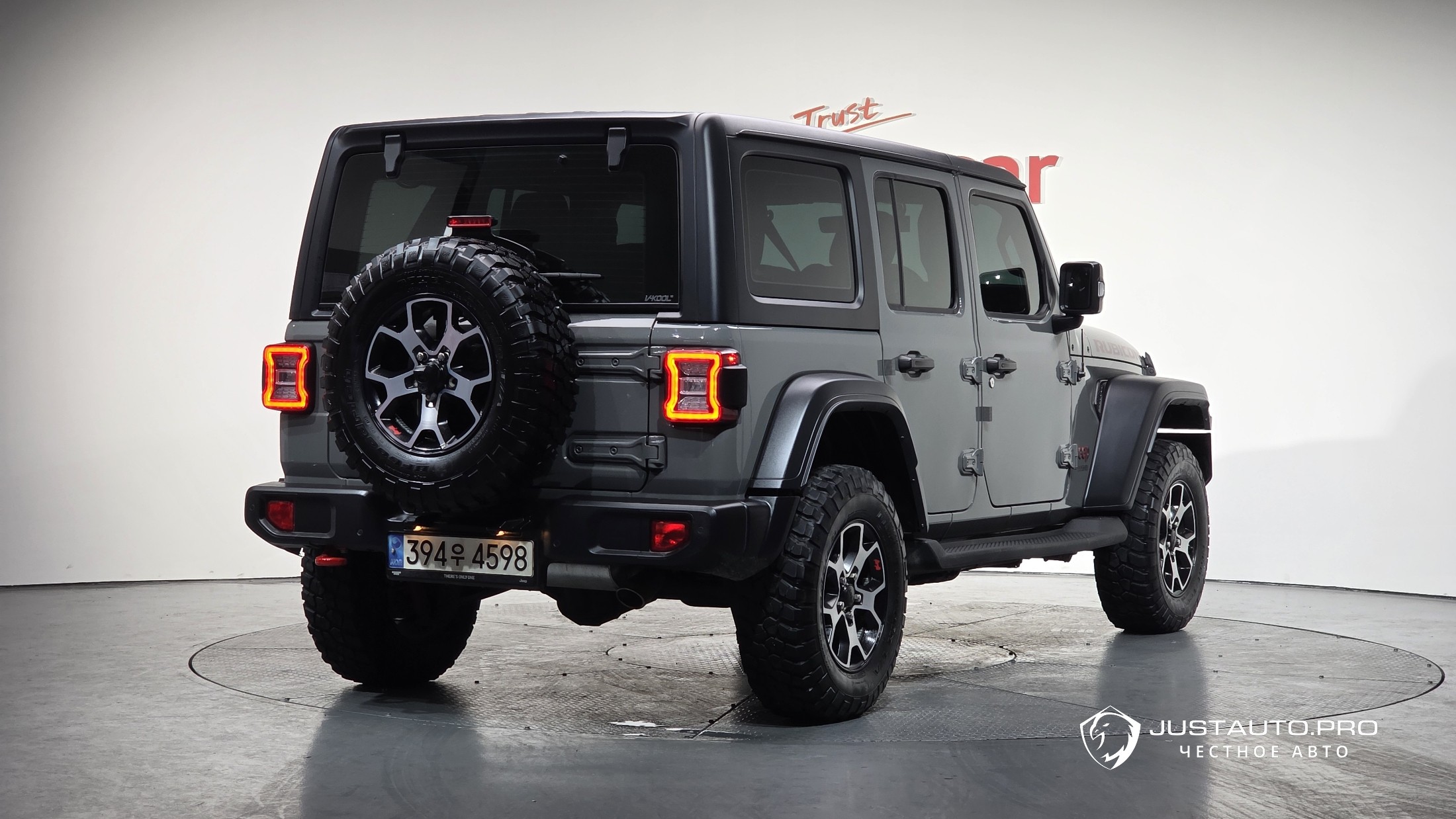 Автомобиль Jeep Wrangler