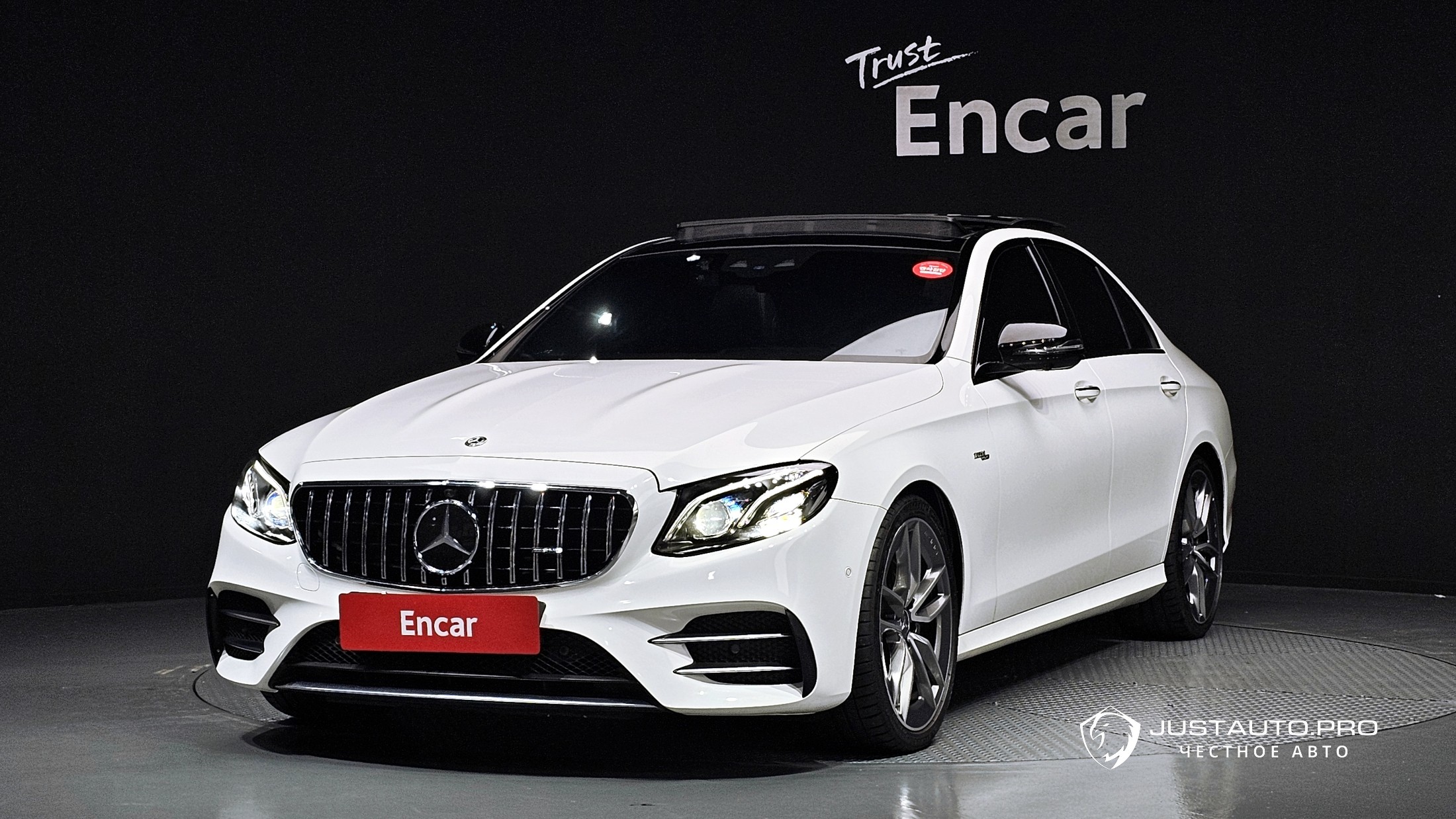 Автомобиль Mercedes-Benz E-Class