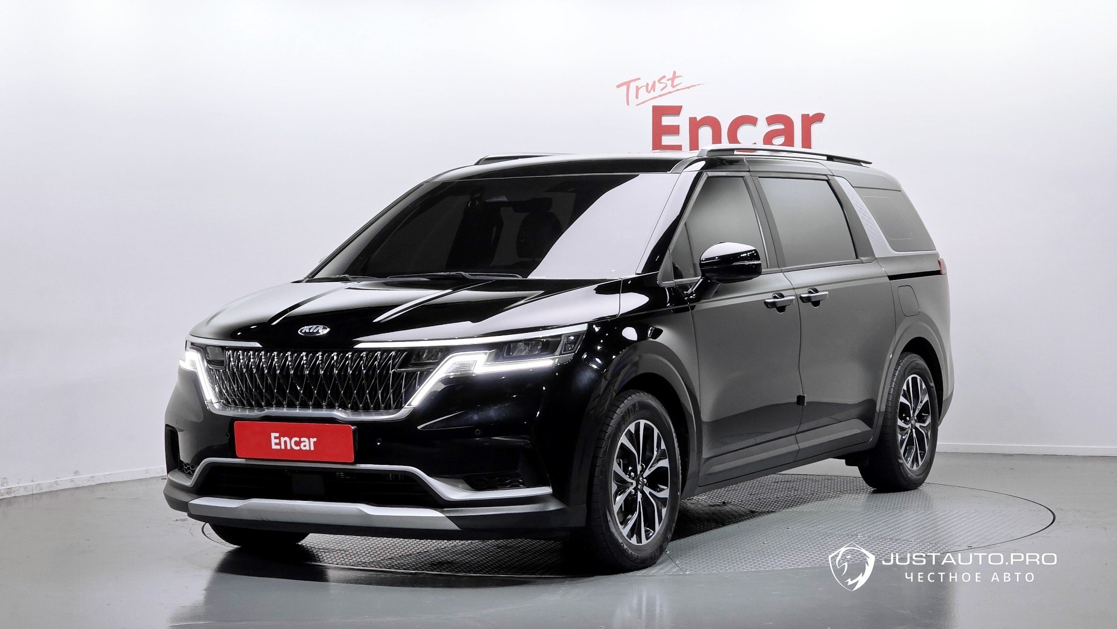 Автомобиль Kia Canival
