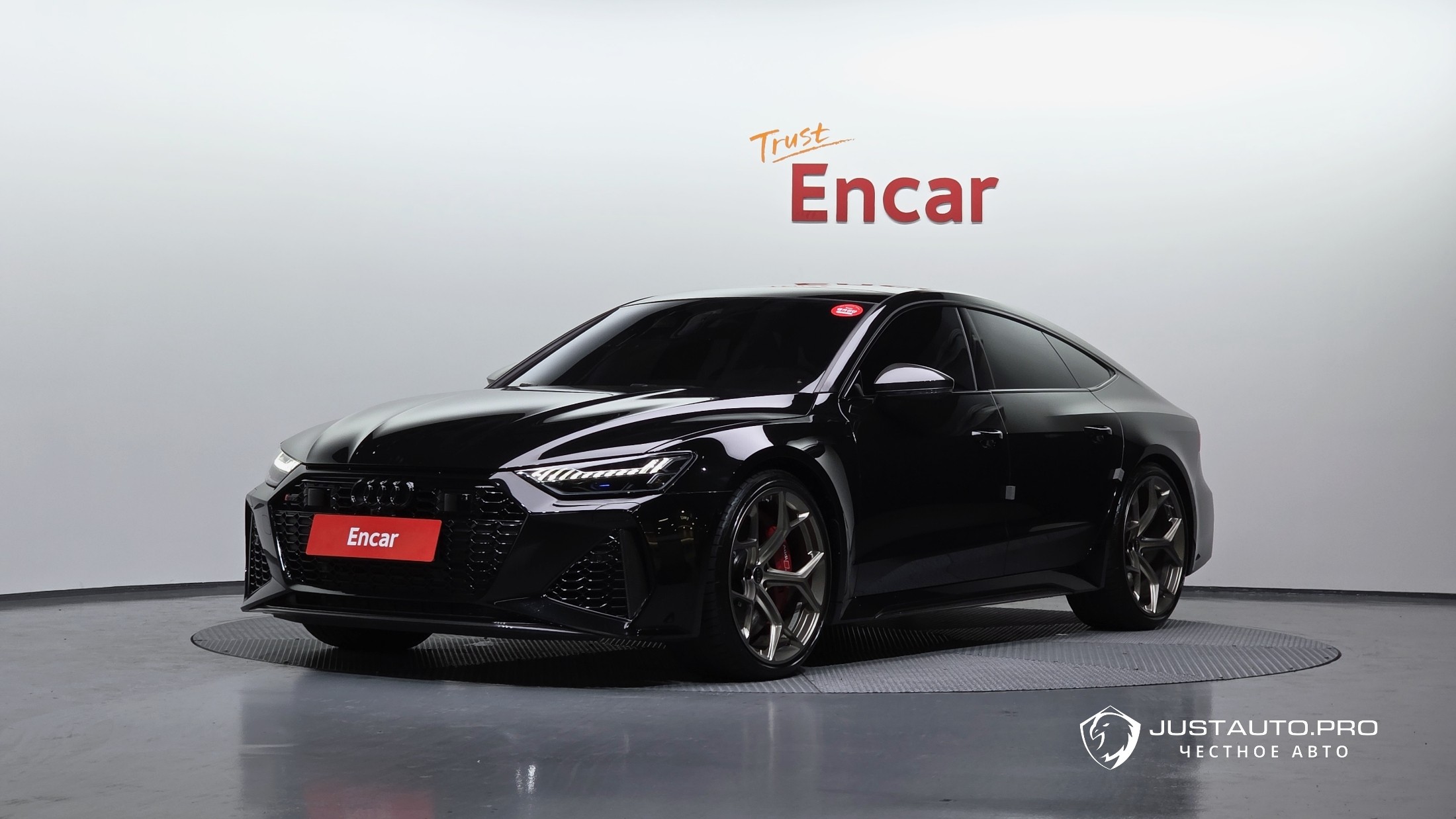 Автомобиль Audi RS7