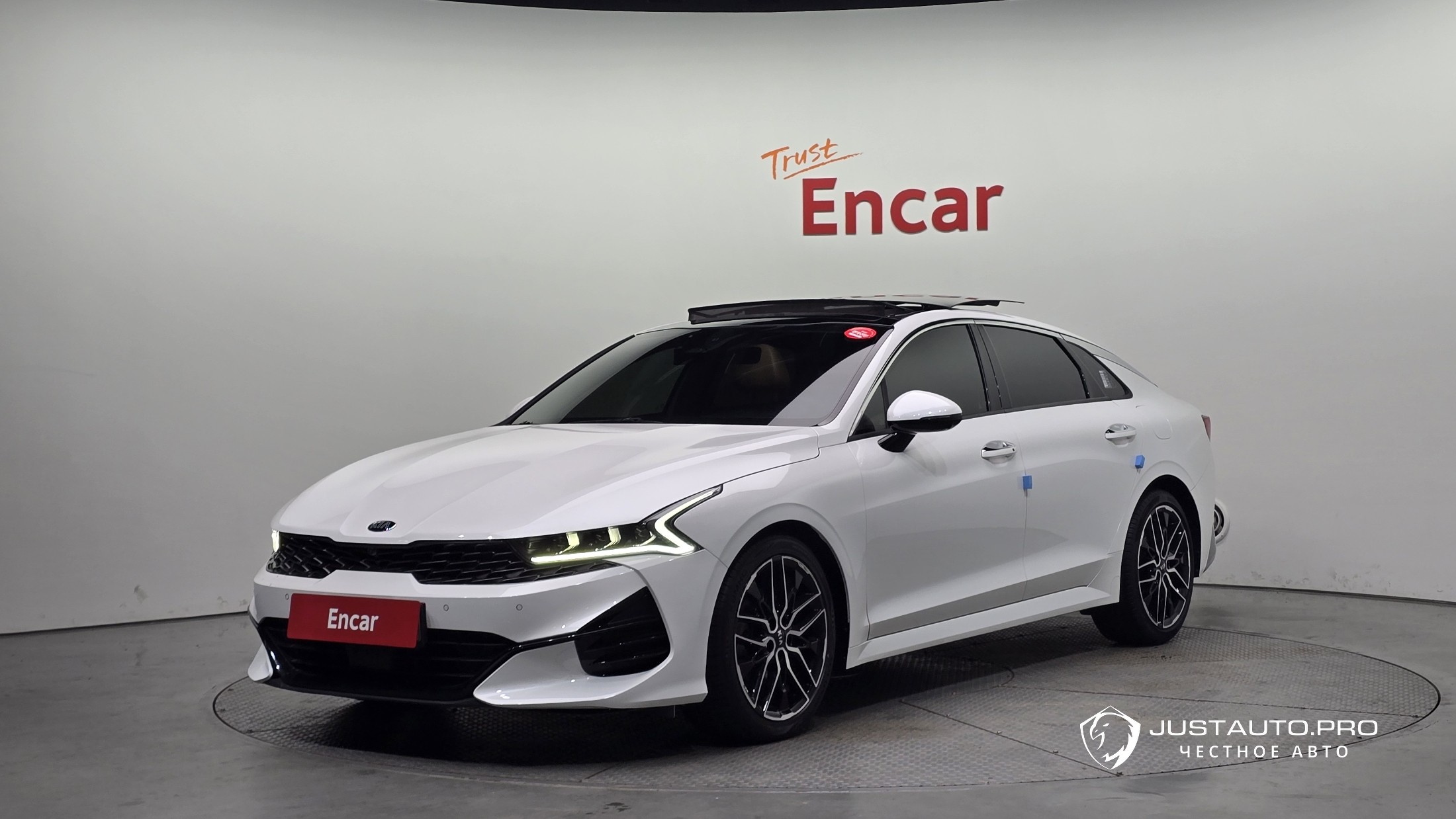 Автомобиль Kia K5